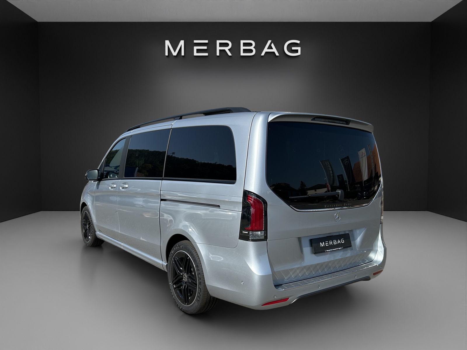 MERCEDES-BENZ V 300 d lang 4Matic Swiss Edition 9G-Tronic-image-3