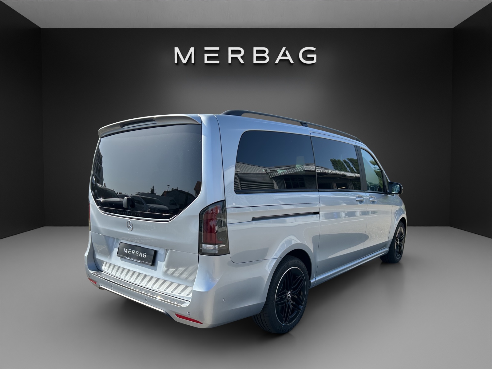 MERCEDES-BENZ V 300 d lang 4Matic Swiss Edition 9G-Tronic-image-6