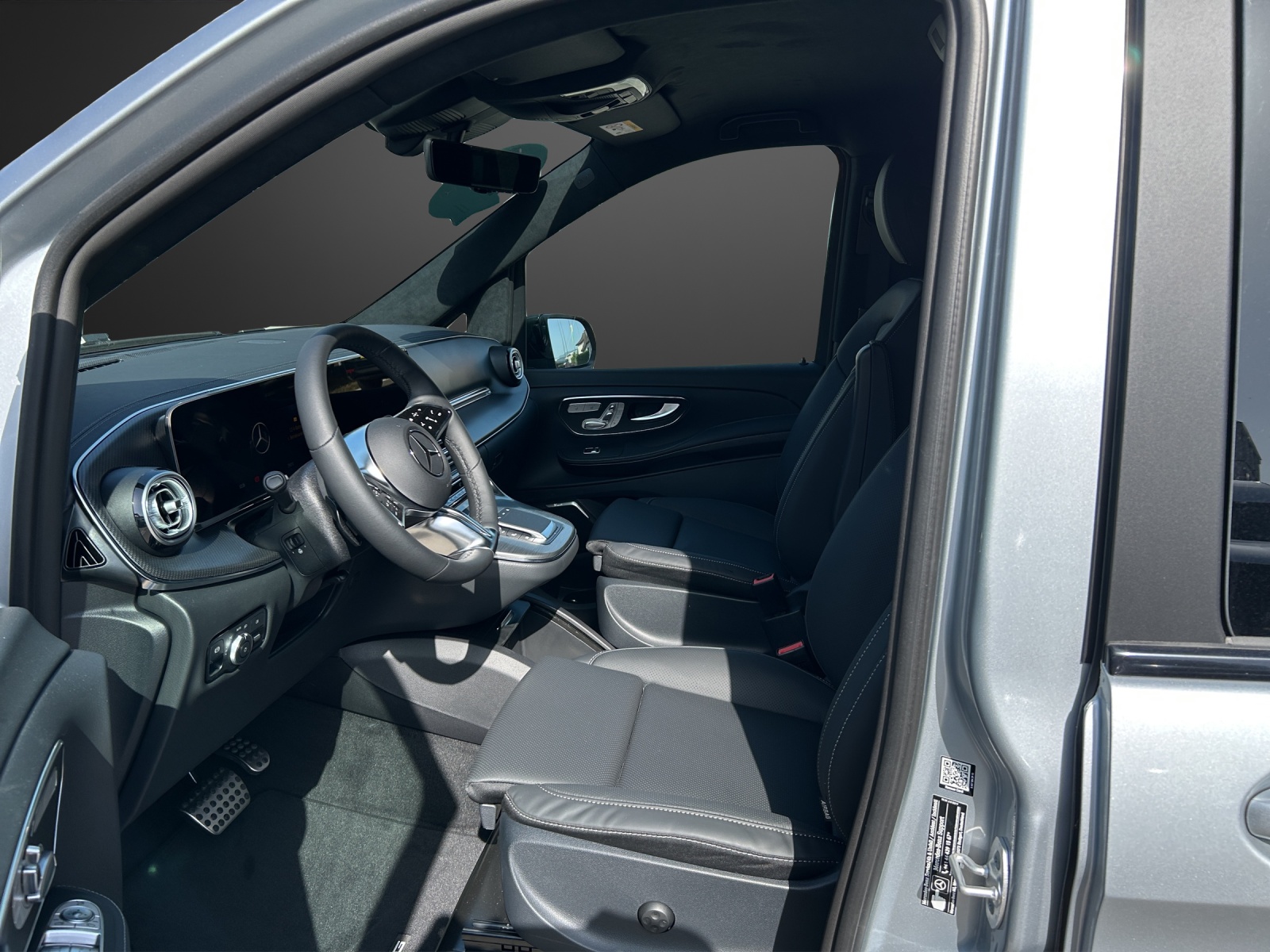 MERCEDES-BENZ V 300 d lang 4Matic Swiss Edition 9G-Tronic-image-9
