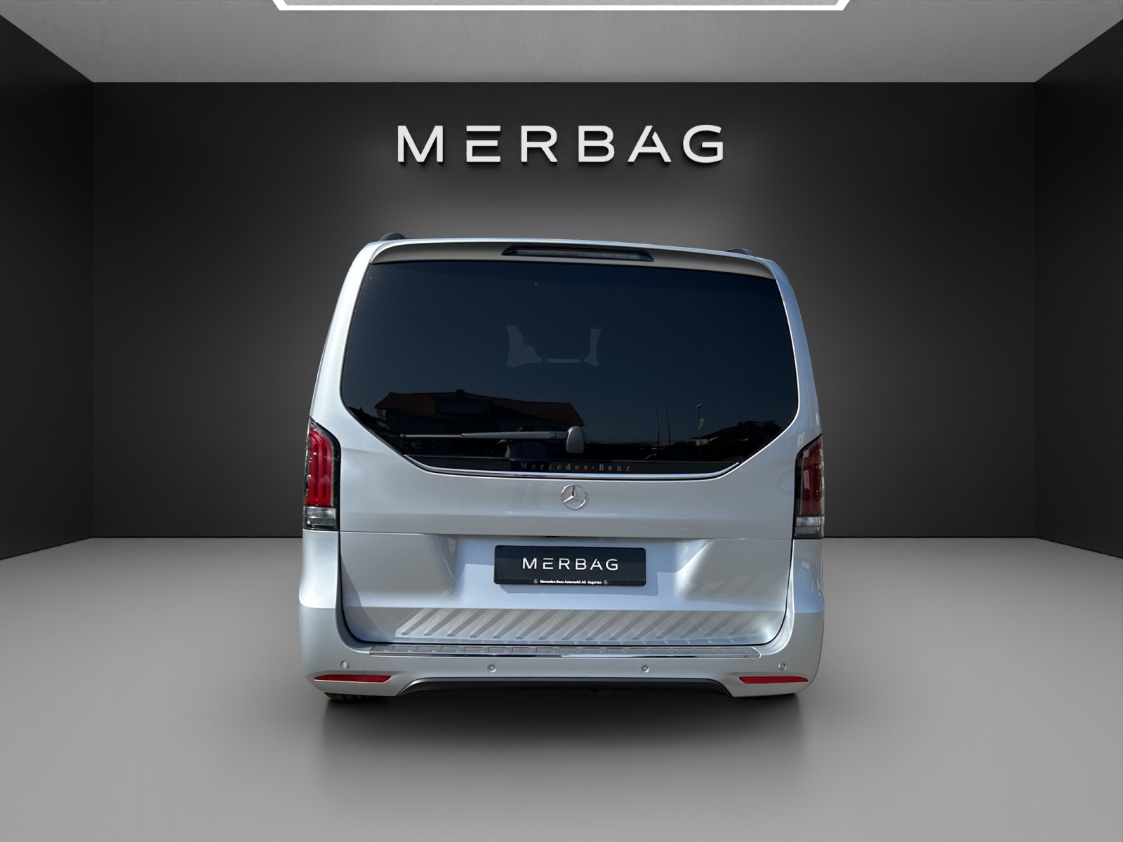 MERCEDES-BENZ V 300 d lang 4Matic Swiss Edition 9G-Tronic-image-4