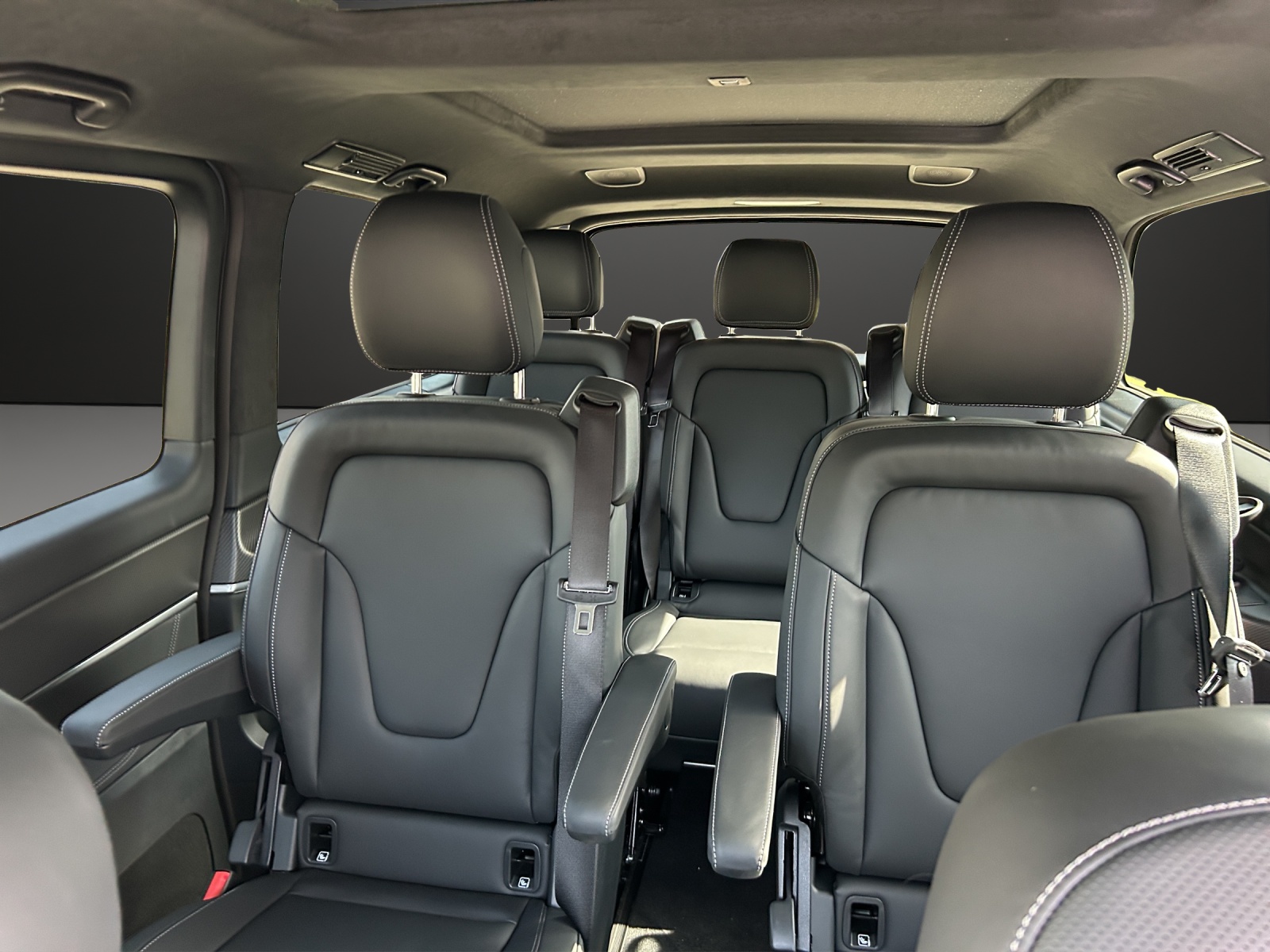 MERCEDES-BENZ V 300 d lang 4Matic Swiss Edition 9G-Tronic-image-10