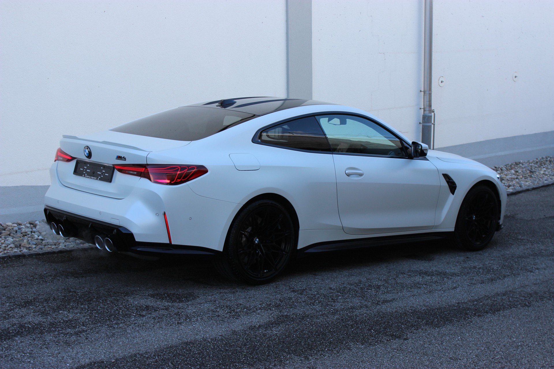 BMW M4 Coupé Competition M xDrive Individual *Frozen Brilliant White Metallic* 🎉1.88%-LEASINGAKTION🎉-image-5