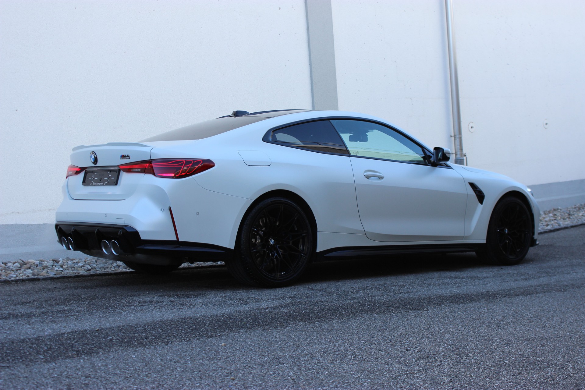 BMW M4 Coupé Competition M xDrive Individual *Frozen Brilliant White Metallic* 🎉1.88%-LEASINGAKTION🎉-image-0