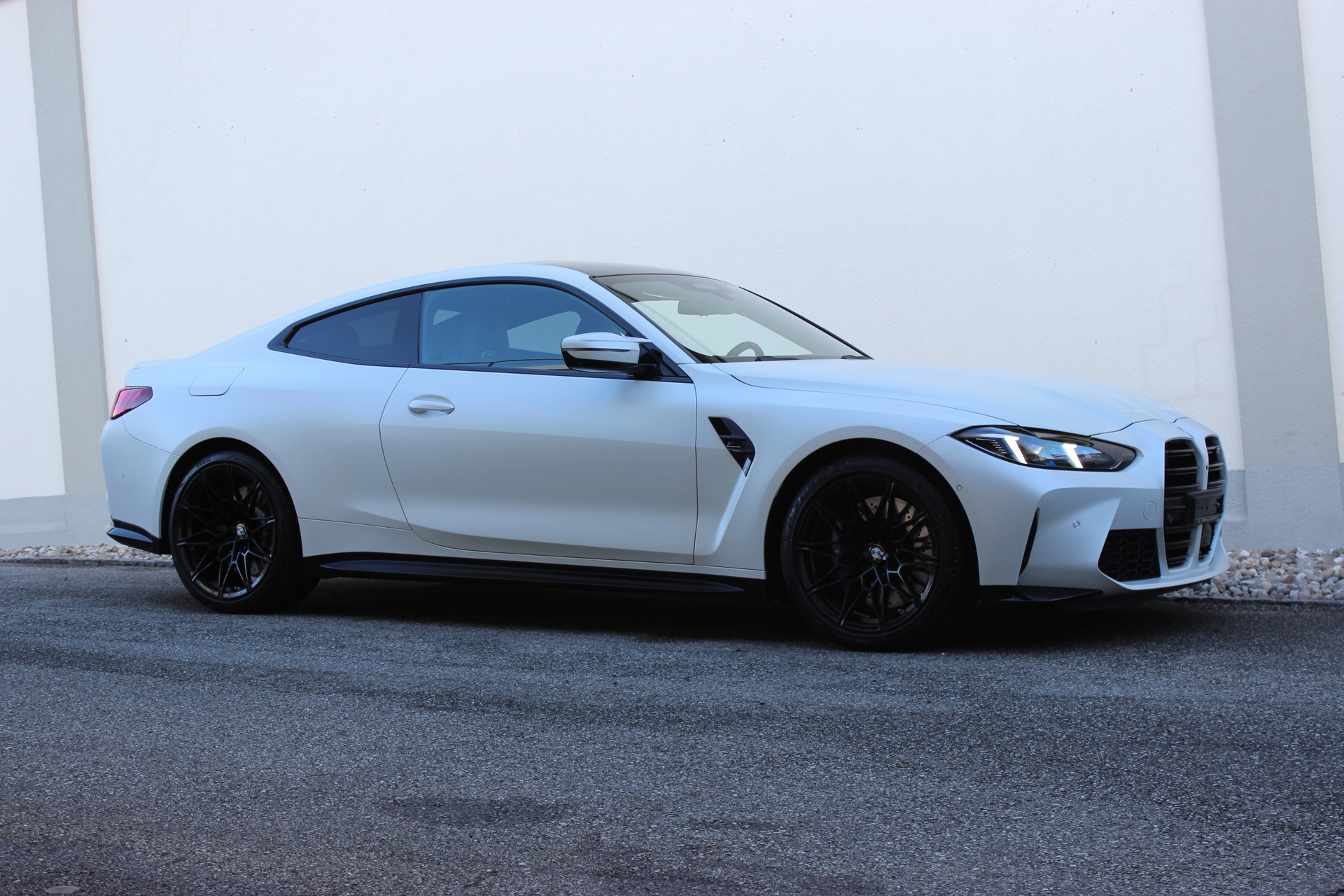 BMW M4 Coupé Competition M xDrive Individual *Frozen Brilliant White Metallic* 🎉1.88%-LEASINGAKTION🎉-image-4