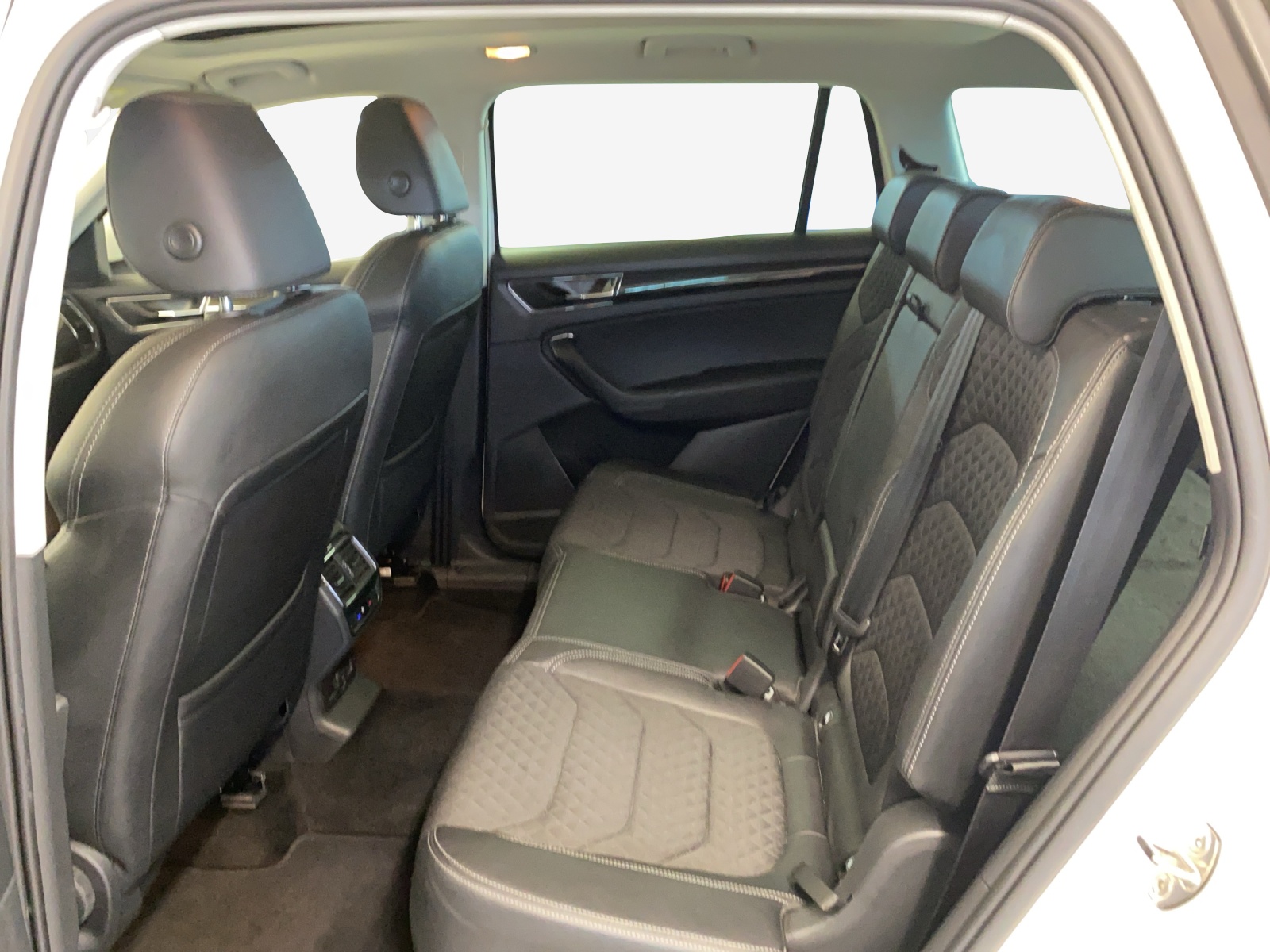 SKODA Kodiaq 2.0 TSI 4x4 Style-image-11