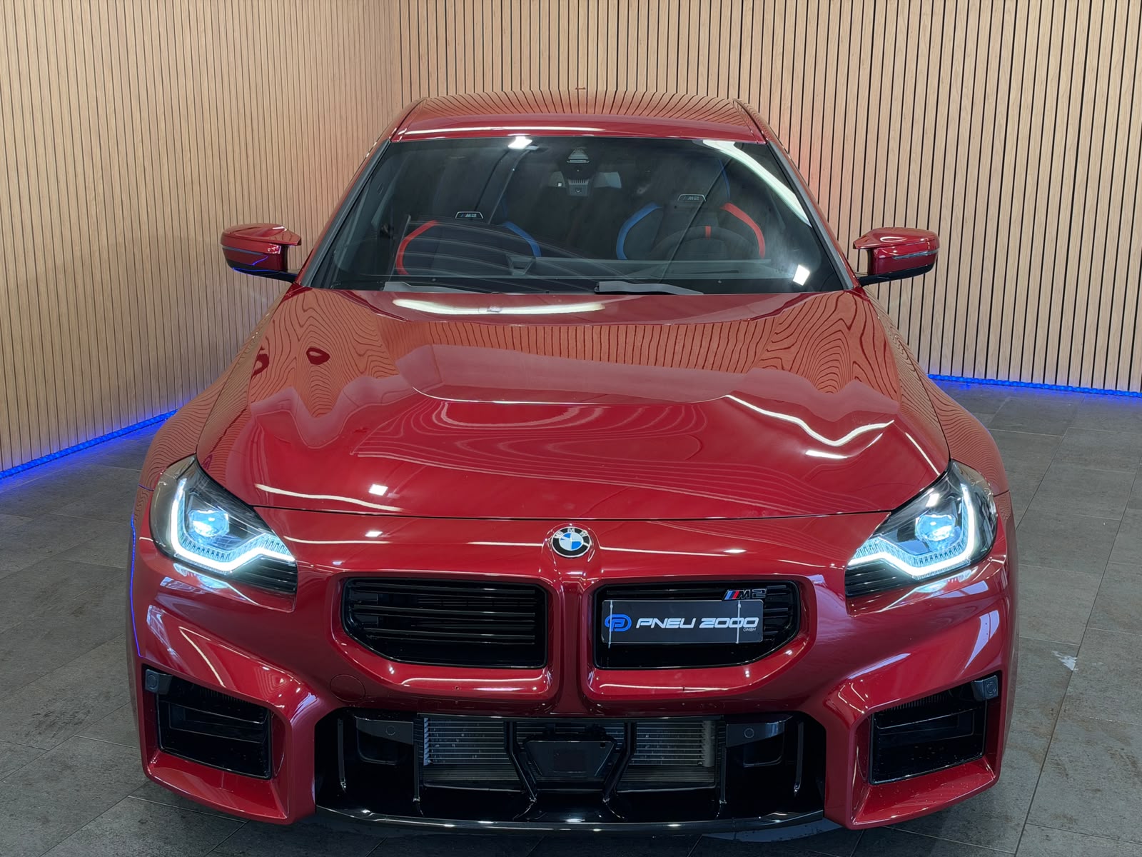 BMW M2 Steptronic *Fire Red Metallic*-image-2