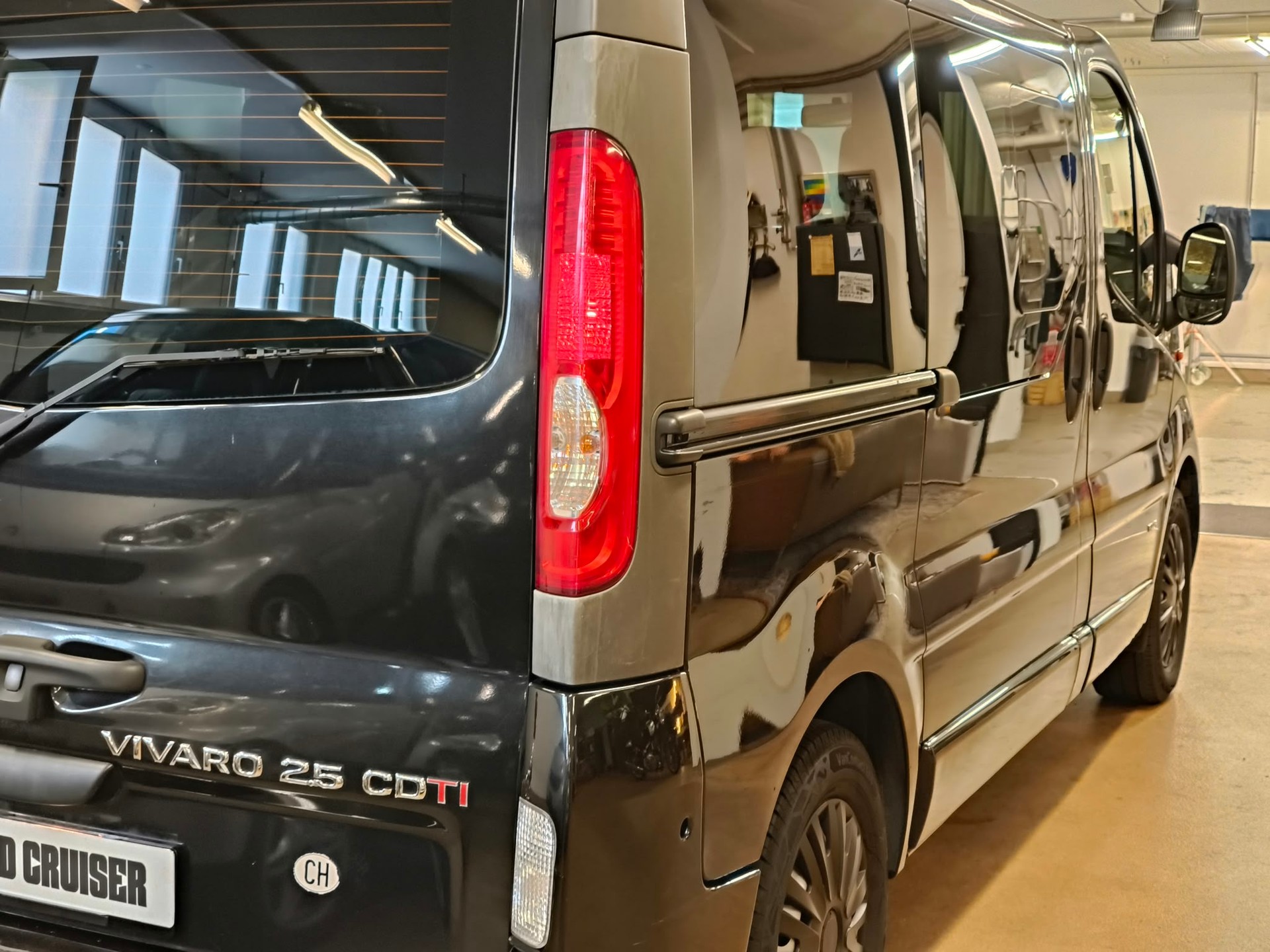 OPEL Vivaro Tour 2.5 CDTI 2.7t L1H1-image-6