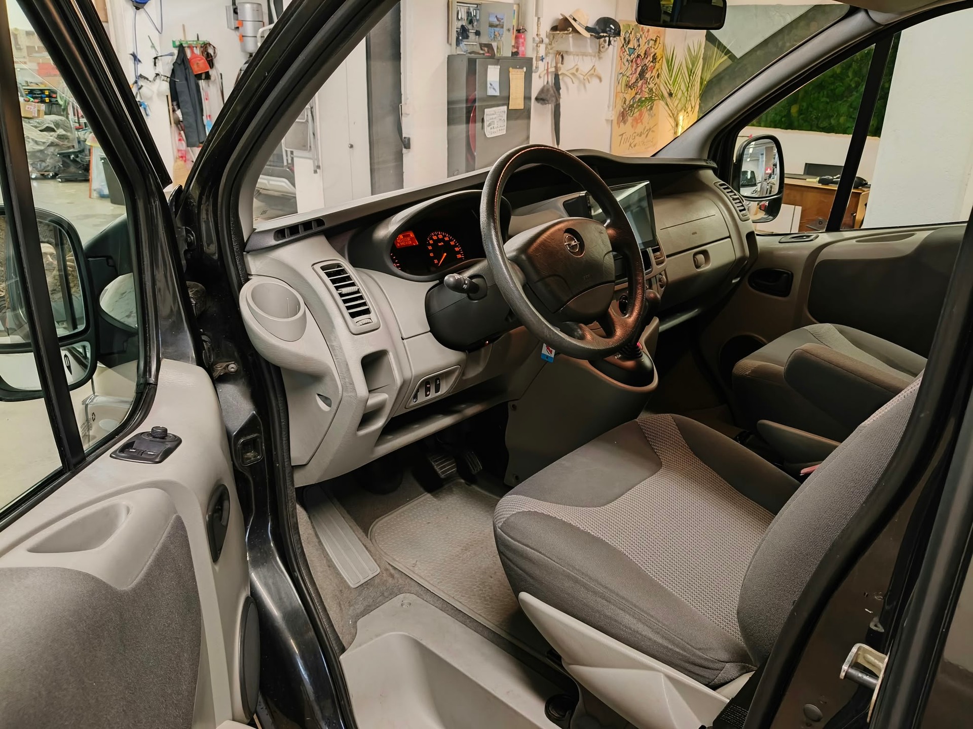 OPEL Vivaro Tour 2.5 CDTI 2.7t L1H1-image-11