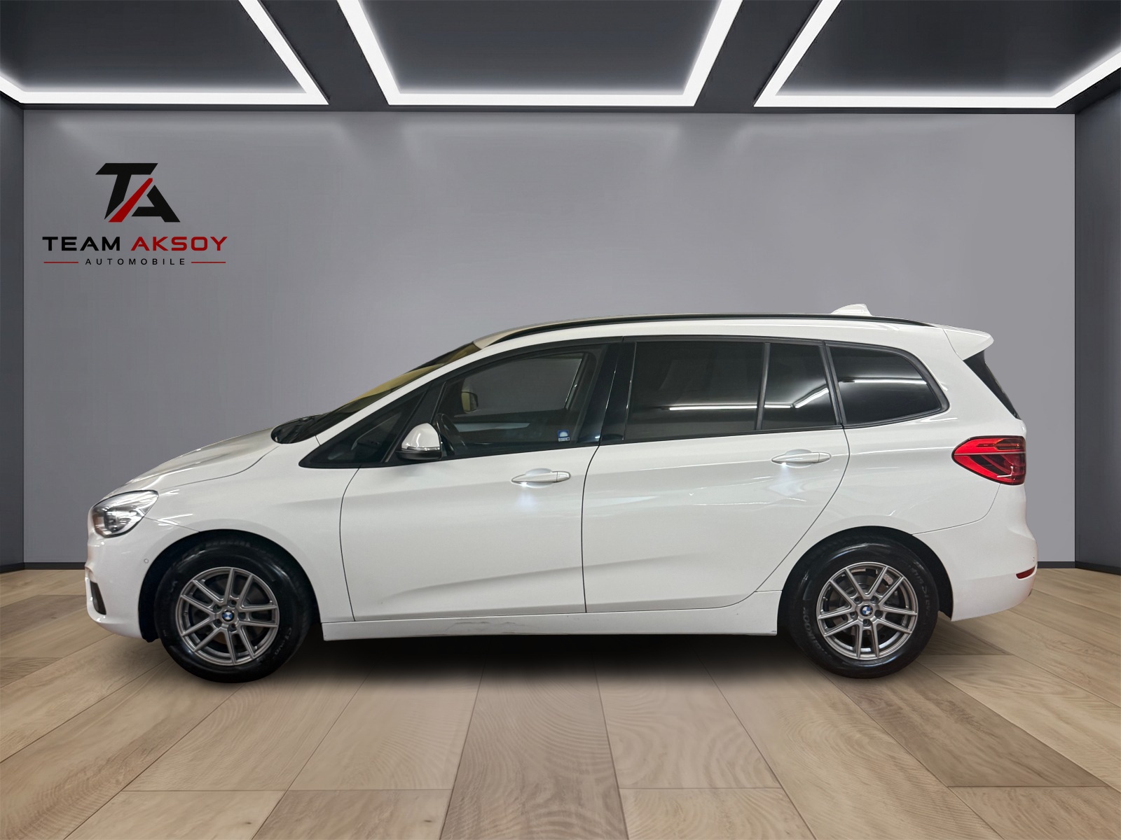 BMW 218d Gran Tourer Steptronic-image-6