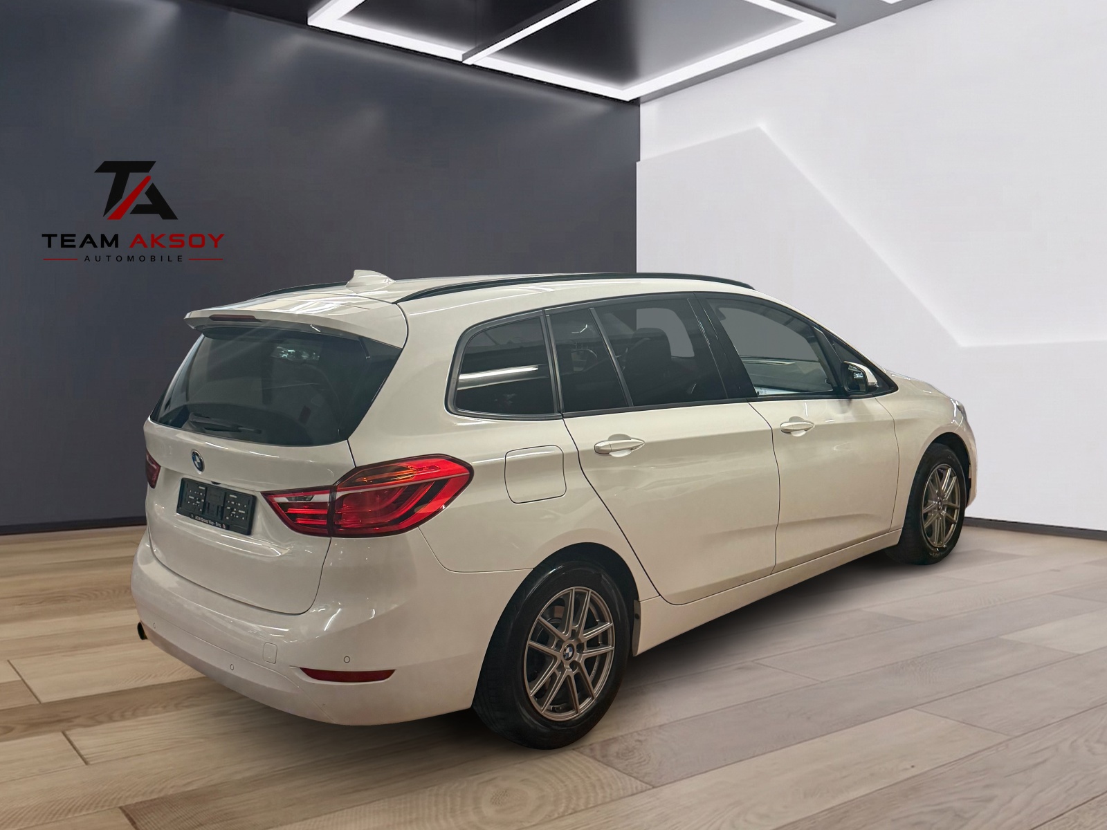 BMW 218d Gran Tourer Steptronic-image-3