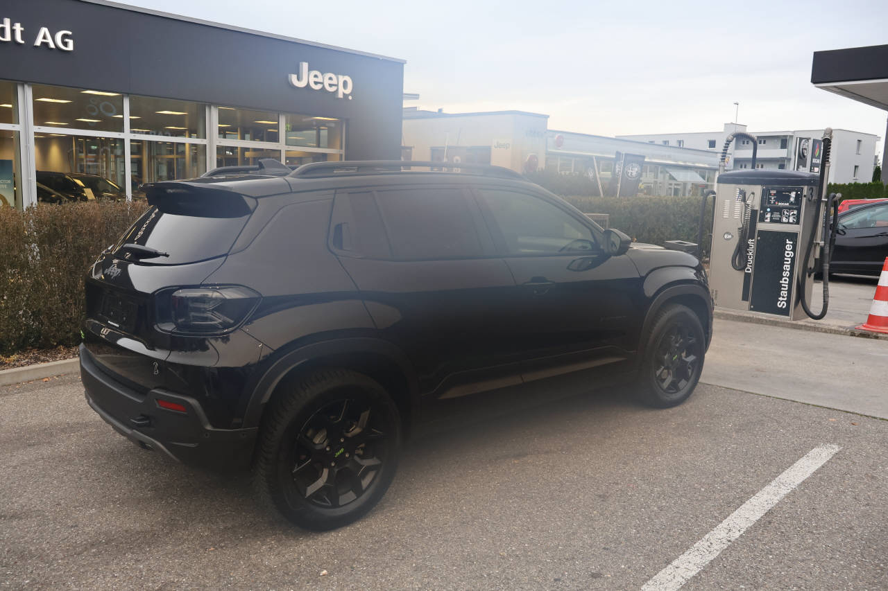 JEEP Avenger 1.2 MHEV Overland 4xe-image-2