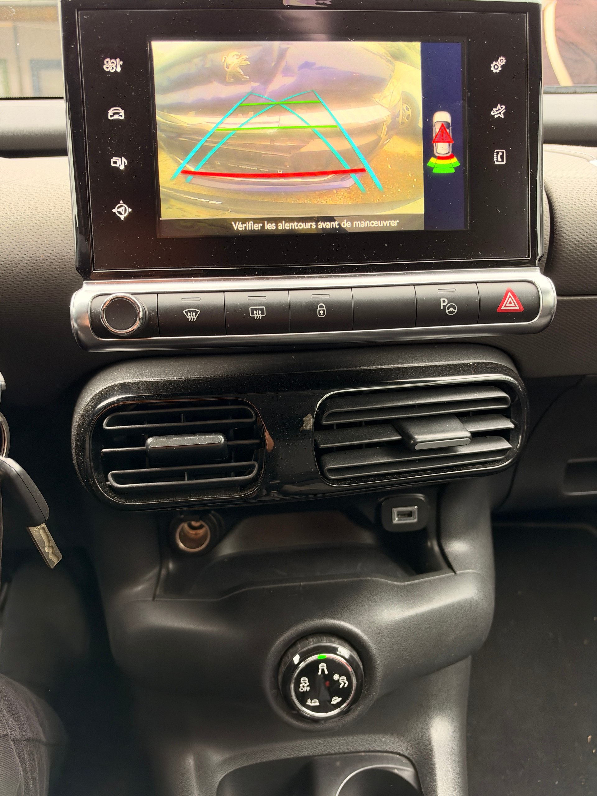 CITROEN C4 Cactus 1.2 e-THP Shine-image-8