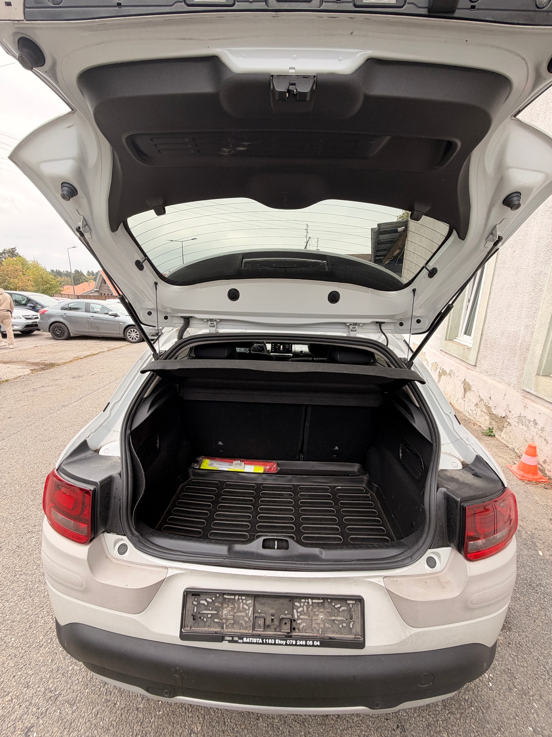 CITROEN C4 Cactus 1.2 e-THP Shine-image-4