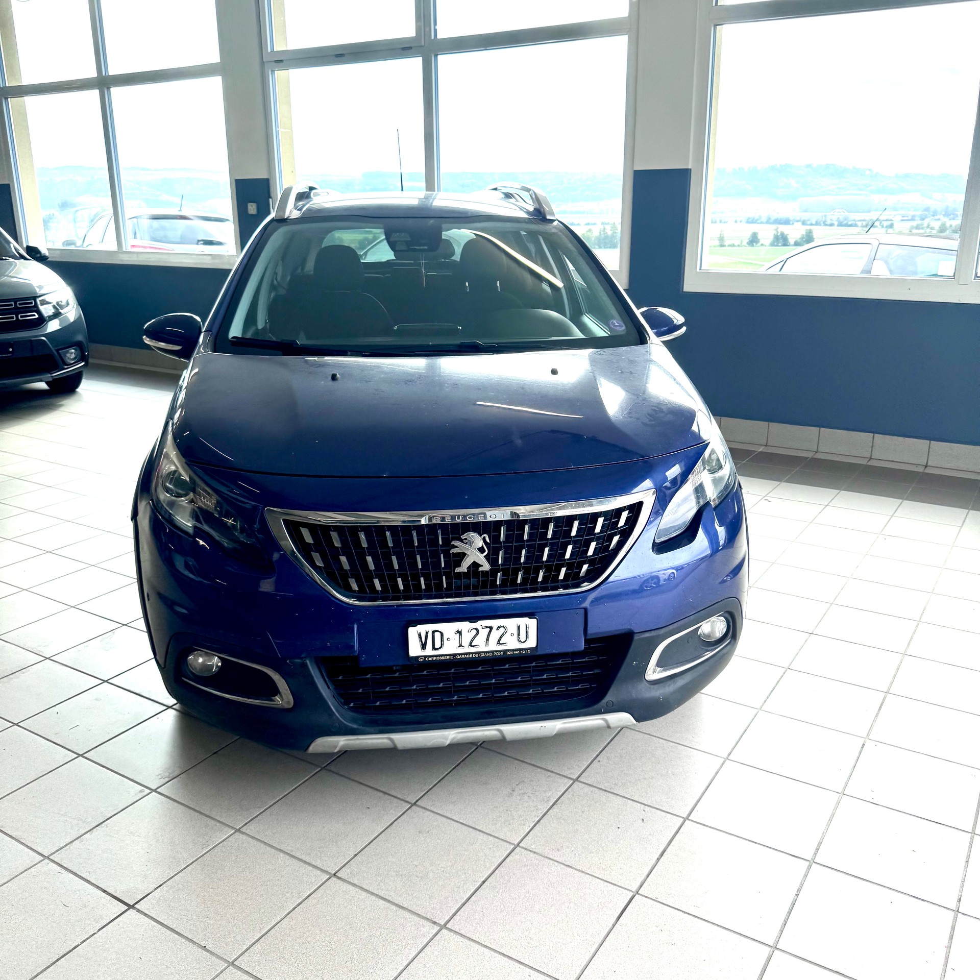 PEUGEOT 2008 1.2 PureTech Style EAT6-image-2