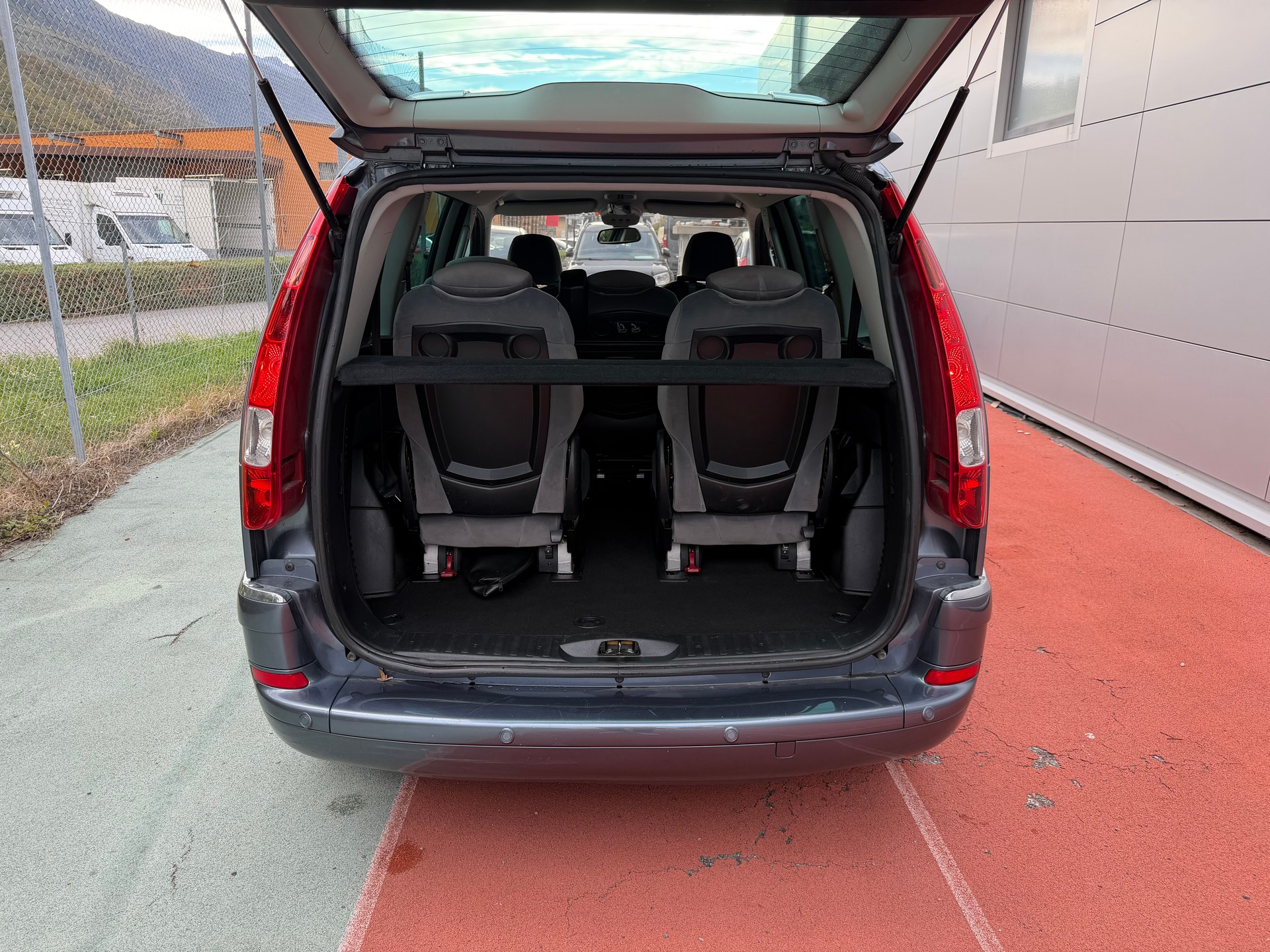 CITROEN C8 2.0 16V HDi Exclusive-image-13
