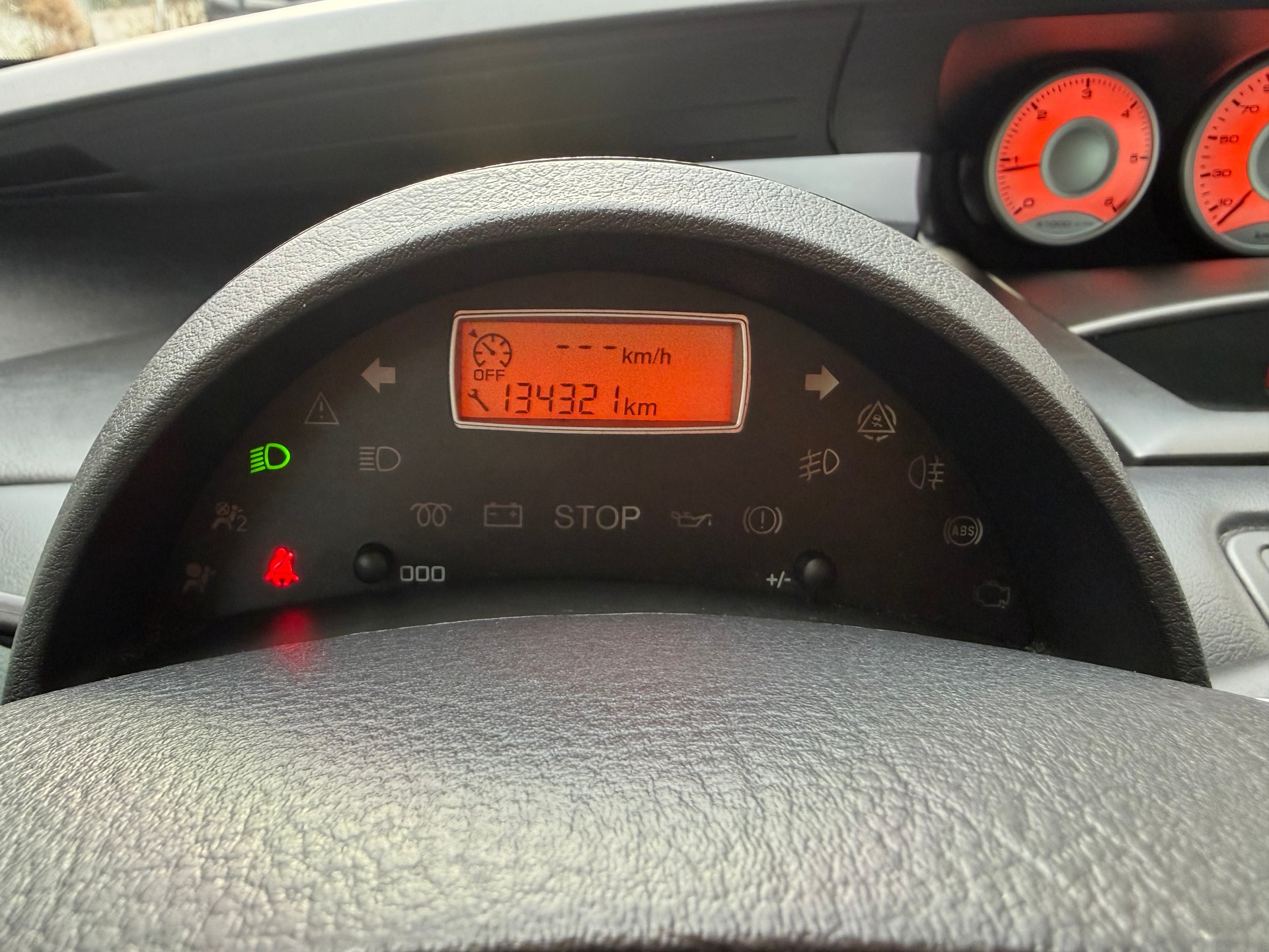 CITROEN C8 2.0 16V HDi Exclusive-image-6