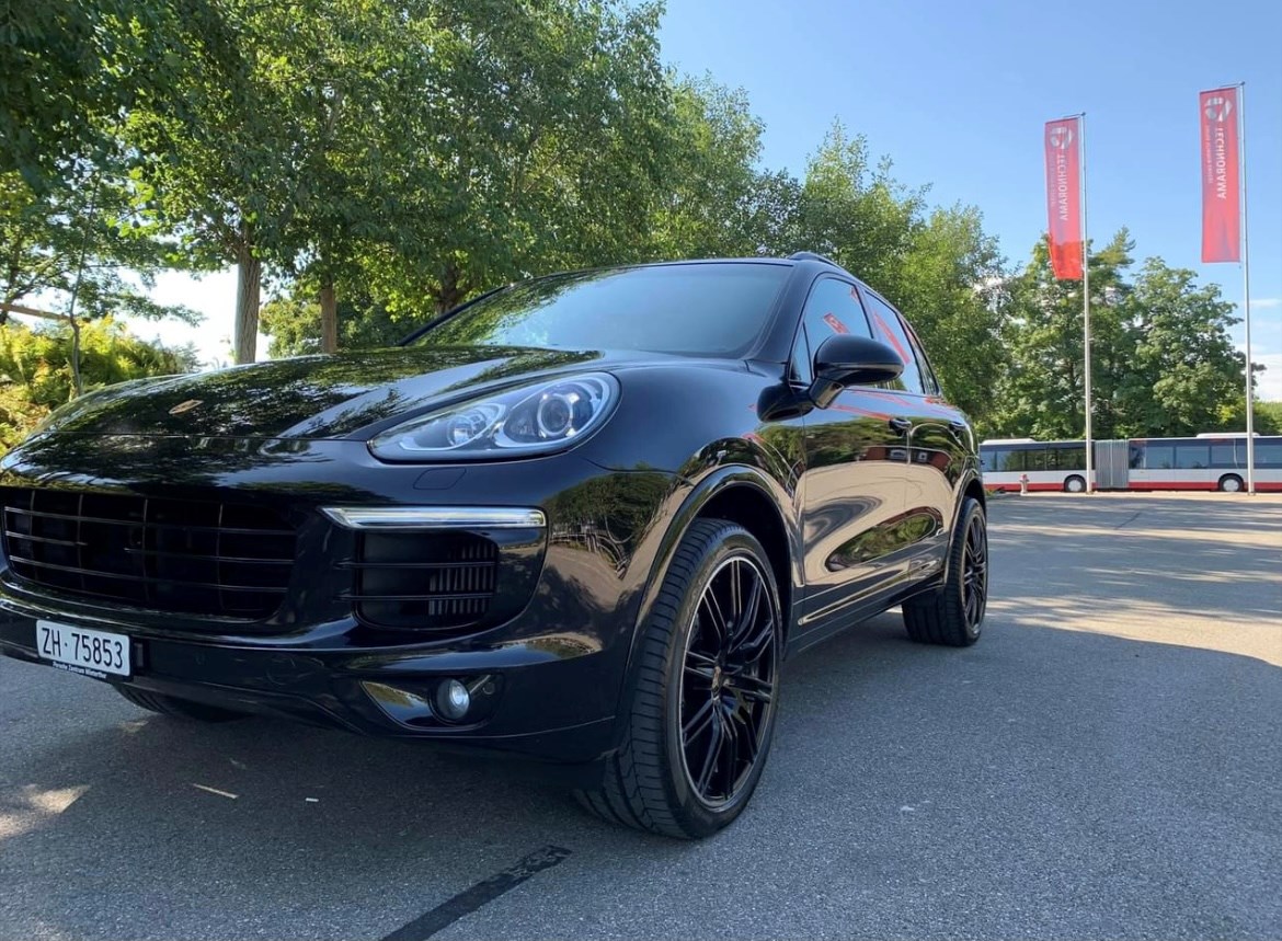 PORSCHE Cayenne S Diesel-image-2