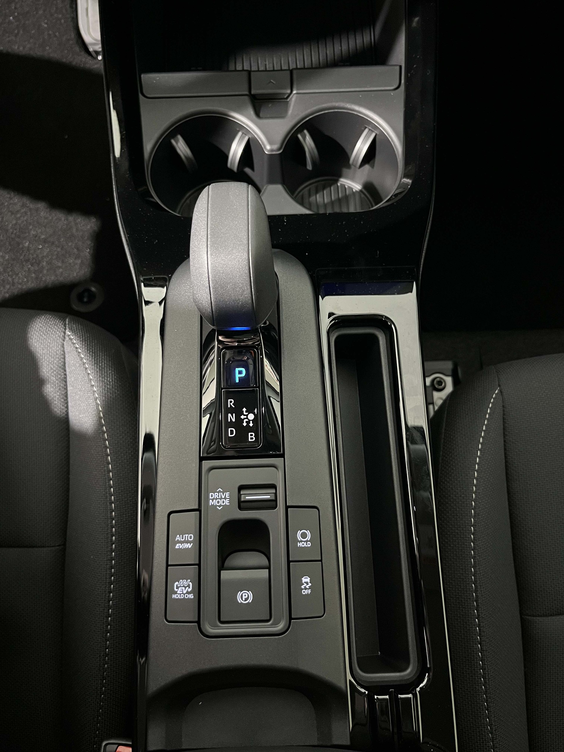 TOYOTA Prius 2.0 Plug-In-Hybrid Trend-image-9