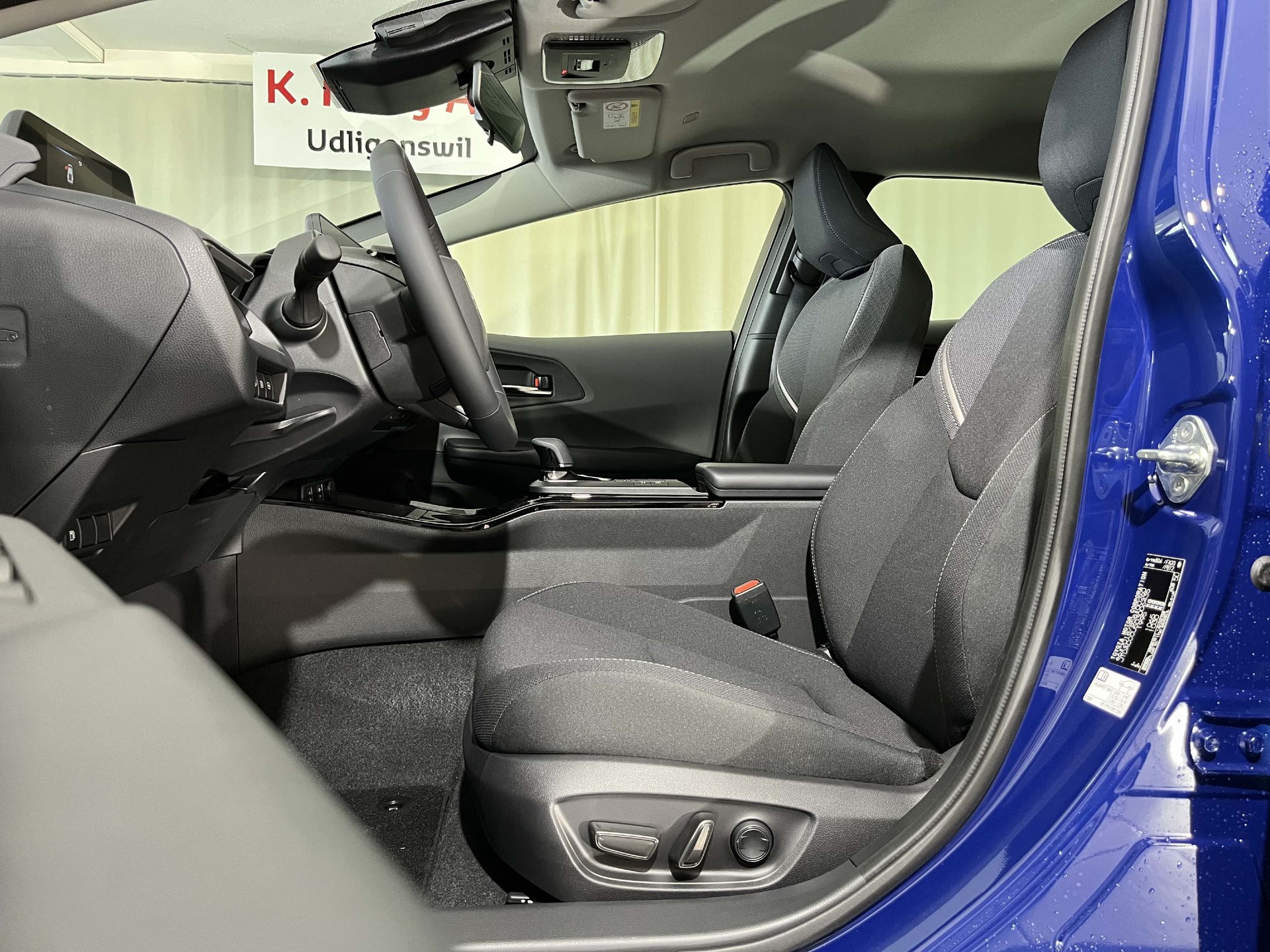 TOYOTA Prius 2.0 Plug-In-Hybrid Trend-image-5