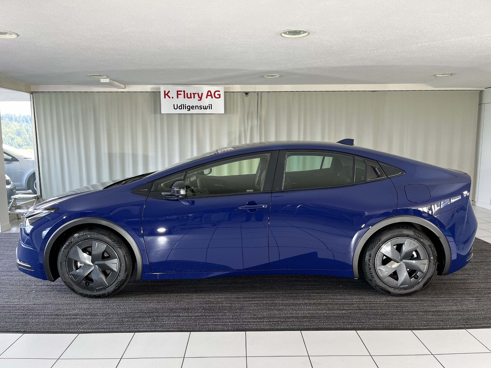 TOYOTA Prius 2.0 Plug-In-Hybrid Trend-image-1