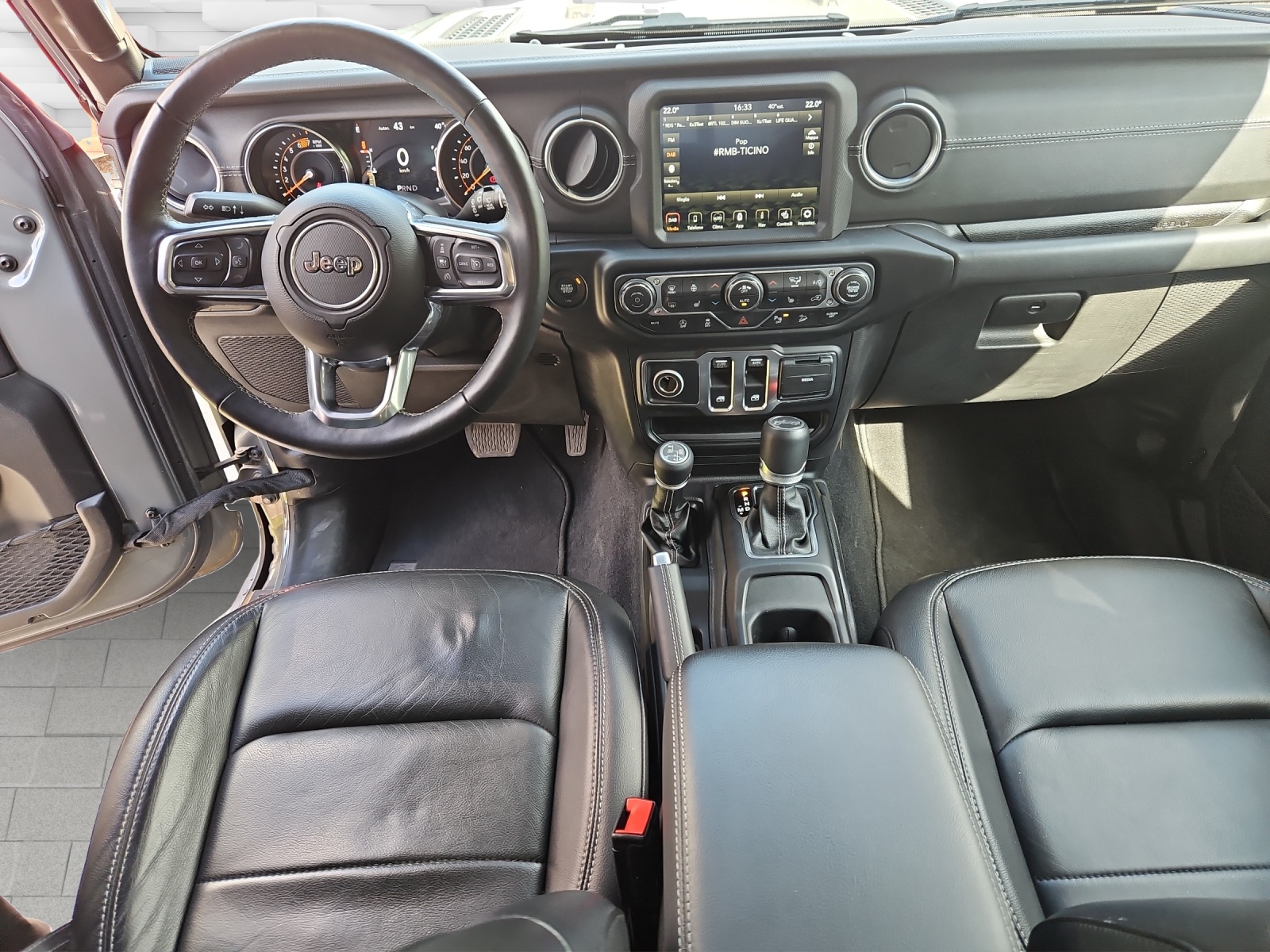 JEEP Wrangler 2.0 Sahara Automatic-image-9