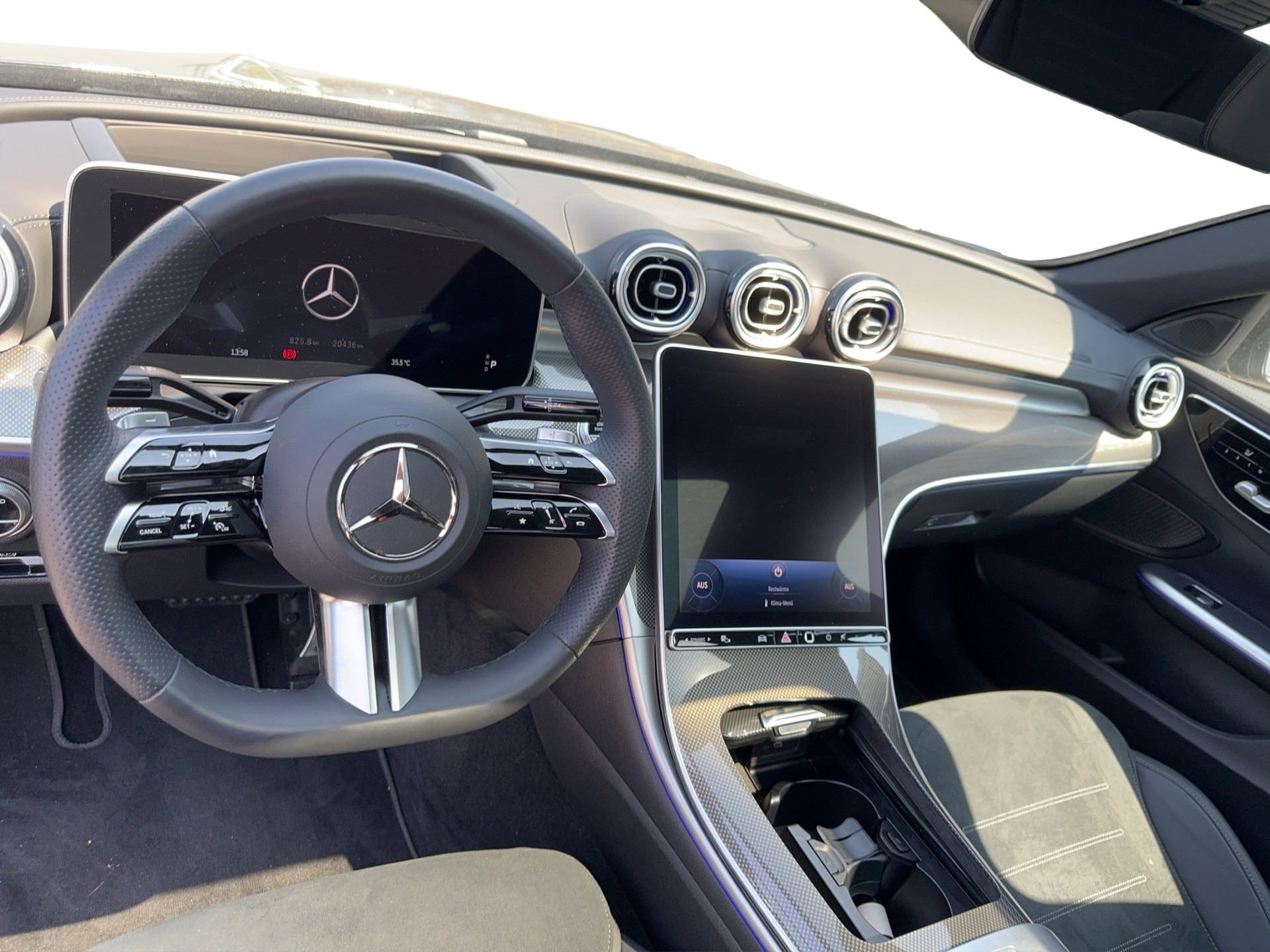 MERCEDES-BENZ C 200 4Matic AMG Line-image-7