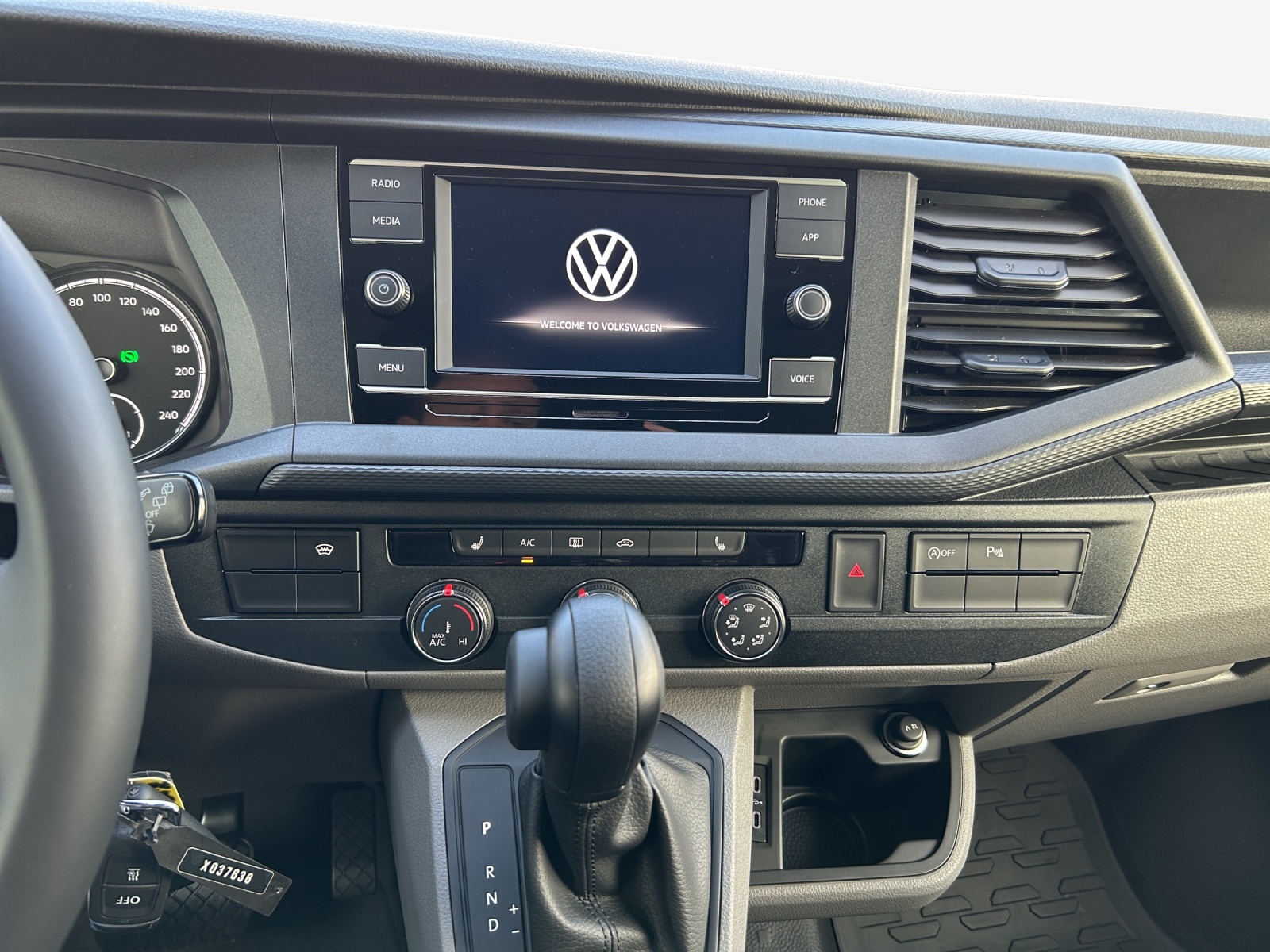 VW T6.1 2.0 TDI Envia Free 4Motion DSG-image-10