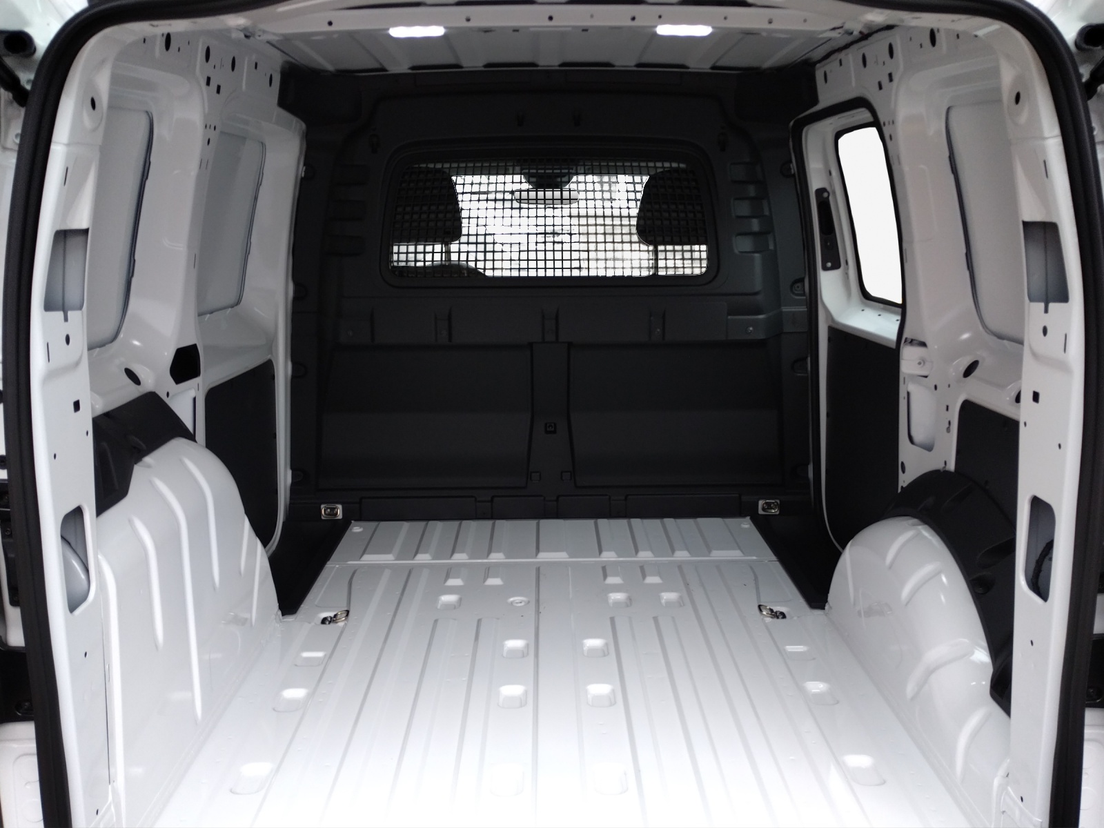 VW Caddy Cargo 2.0TDI Entry-image-12