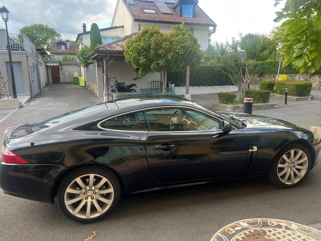 JAGUAR XK 4.2 V8 Automatic-image-3