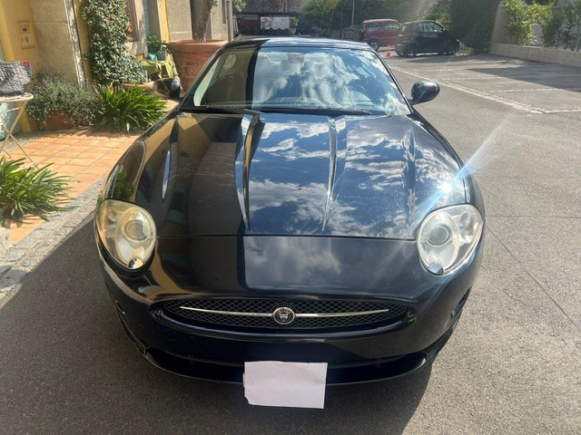 JAGUAR XK 4.2 V8 Automatic-image-1