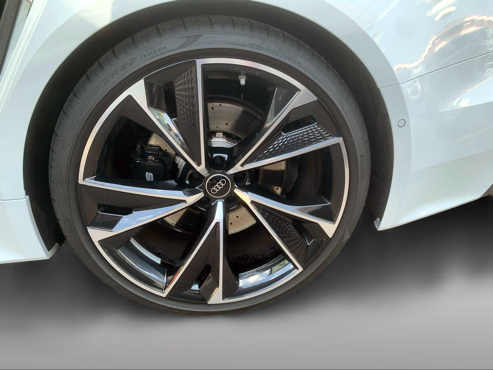 AUDI RS6 Avant 4.0 TFSI V8 Performance quattro-image-10