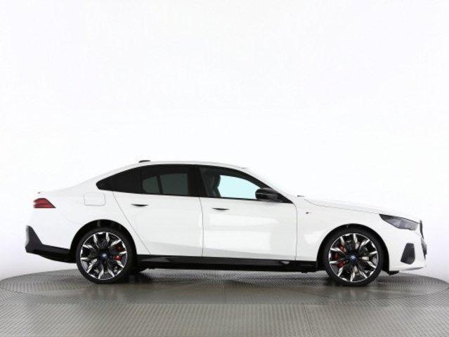 BMW i5 M60 xDrive-image-8