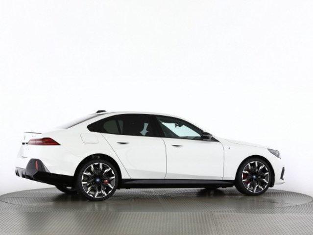 BMW i5 M60 xDrive-image-19