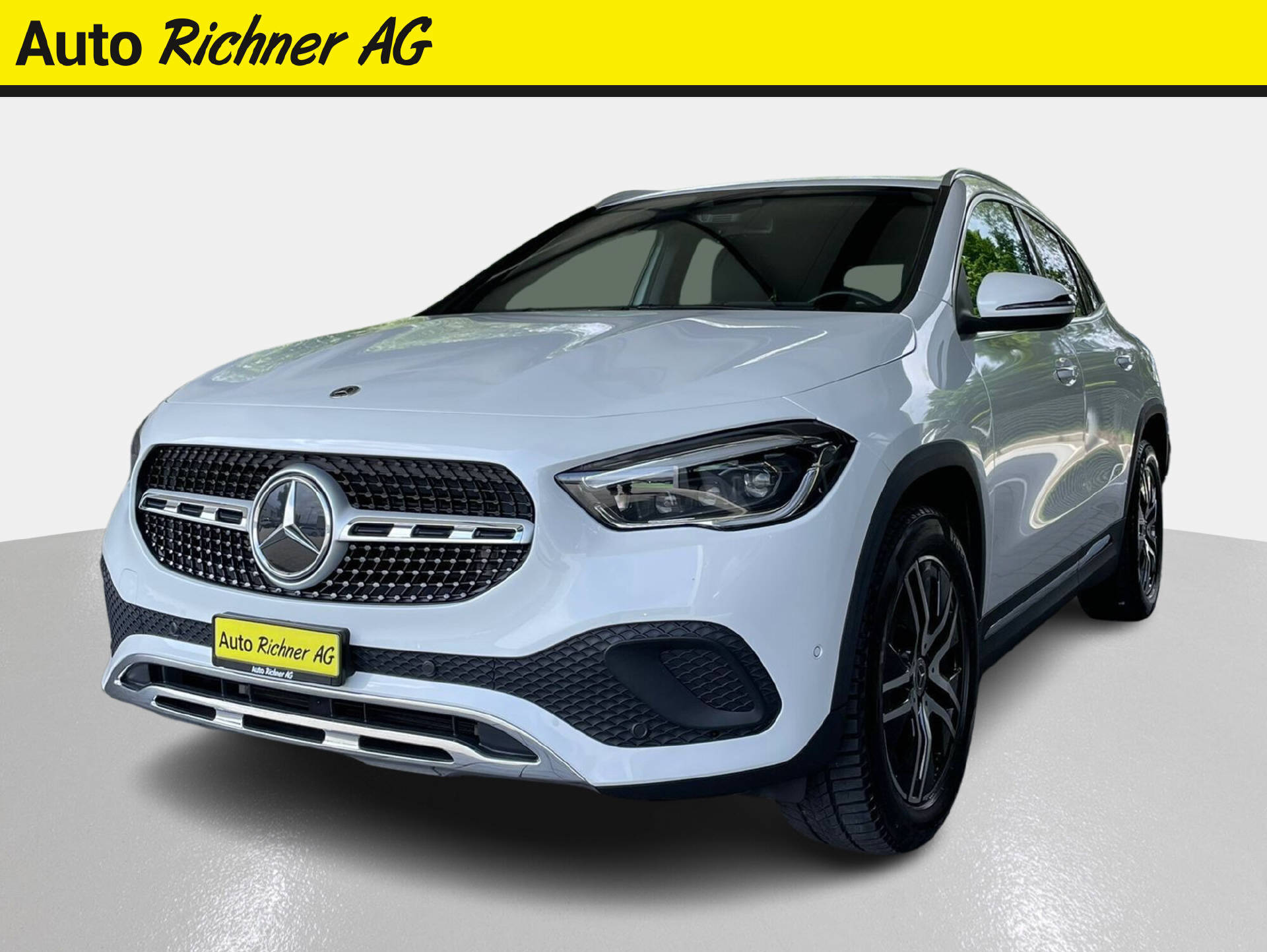 MERCEDES-BENZ GLA 220 d Progressive 4matic-image-1