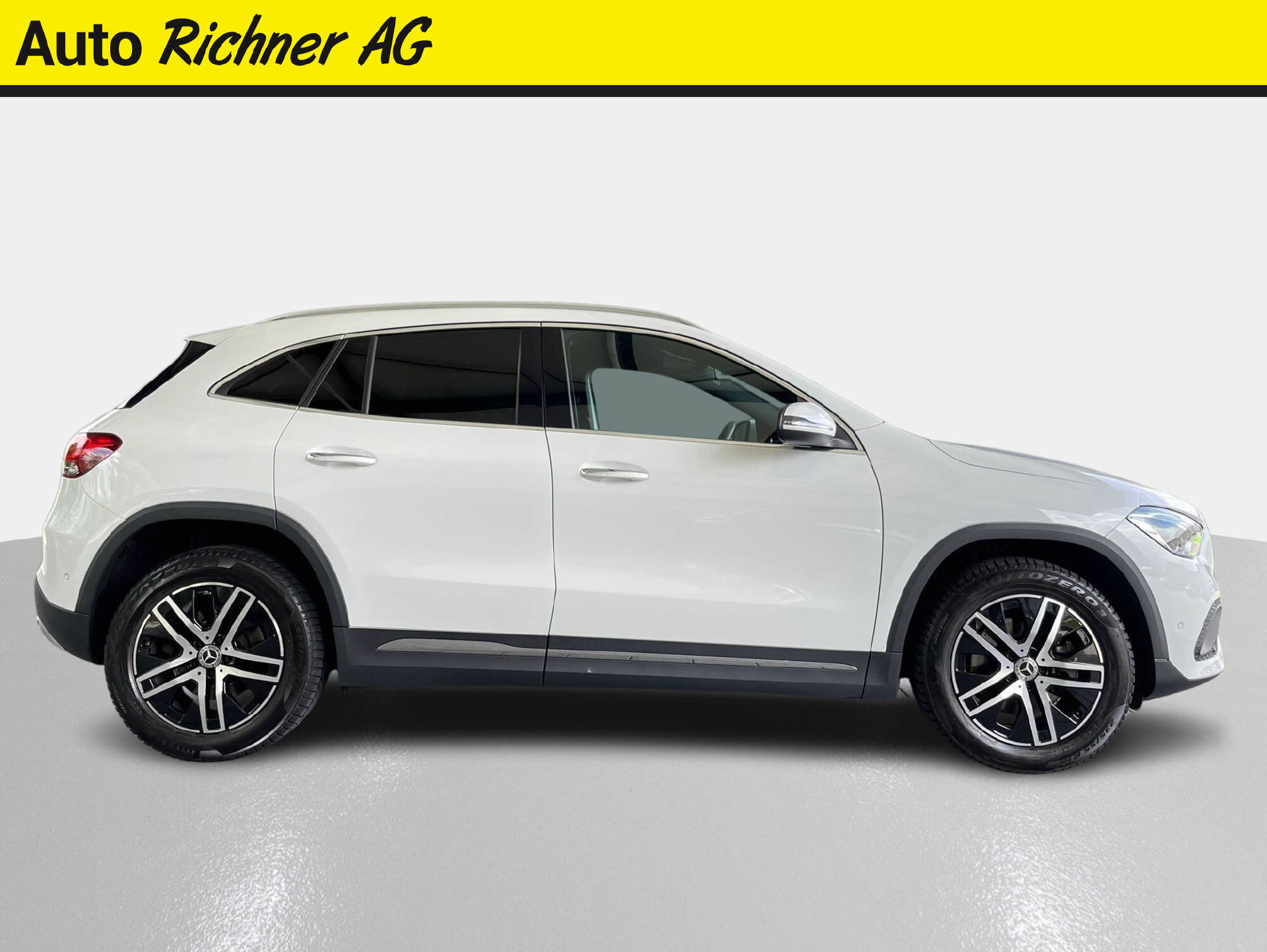 MERCEDES-BENZ GLA 220 d Progressive 4matic-image-2