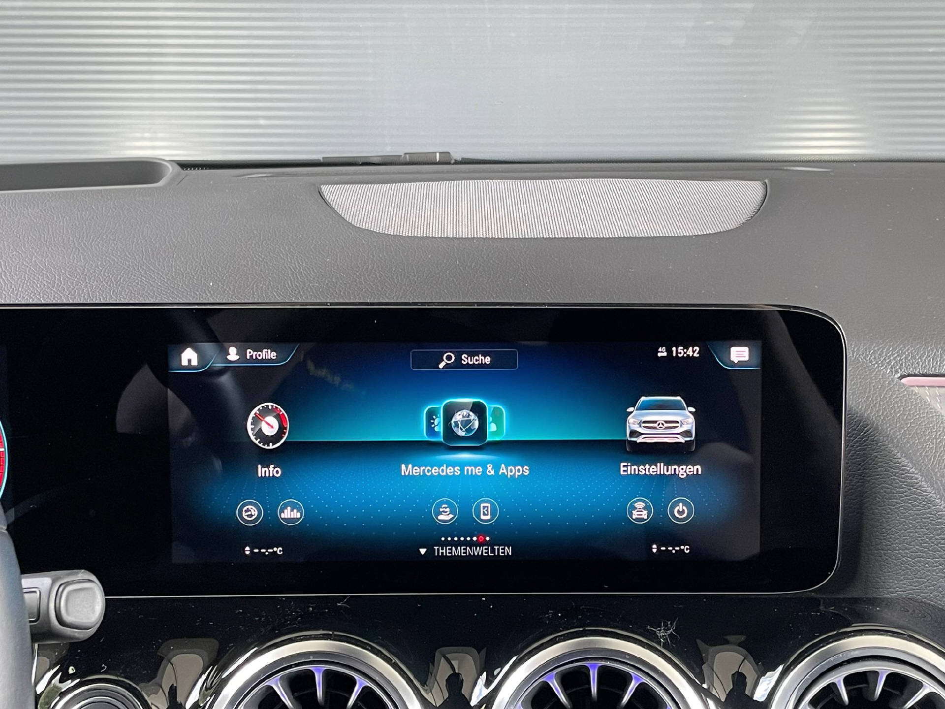 MERCEDES-BENZ GLA 220 d Progressive 4matic-image-14