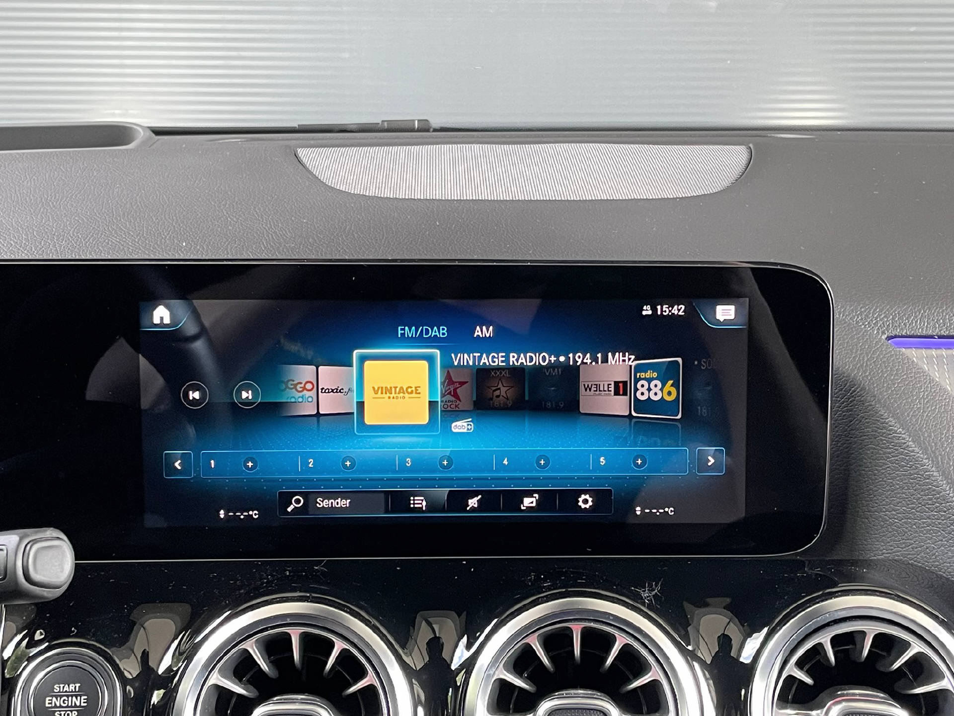 MERCEDES-BENZ GLA 220 d Progressive 4matic-image-15