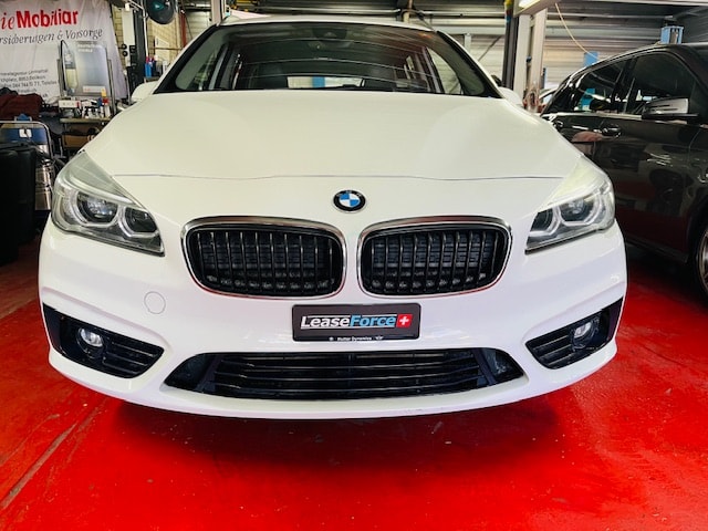 BMW 220d xDrive Gran Tourer Sport Line Steptronic-image-2