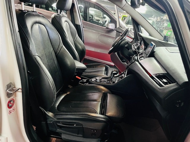 BMW 220d xDrive Gran Tourer Sport Line Steptronic-image-10