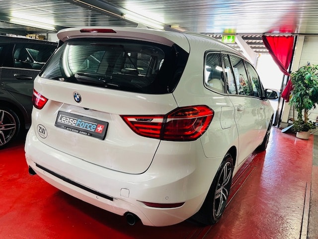 BMW 220d xDrive Gran Tourer Sport Line Steptronic-image-4