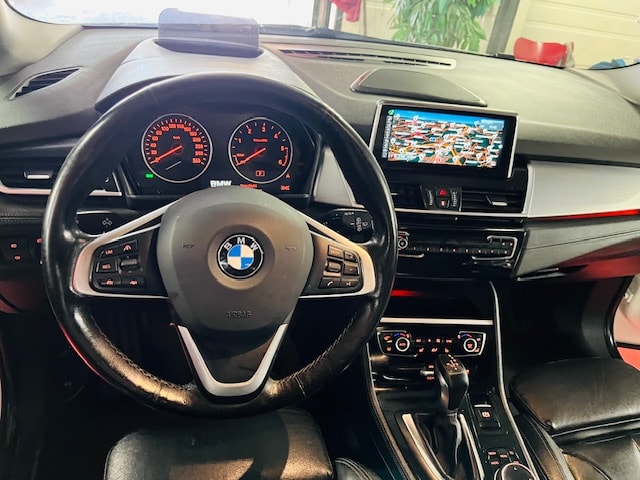 BMW 220d xDrive Gran Tourer Sport Line Steptronic-image-13
