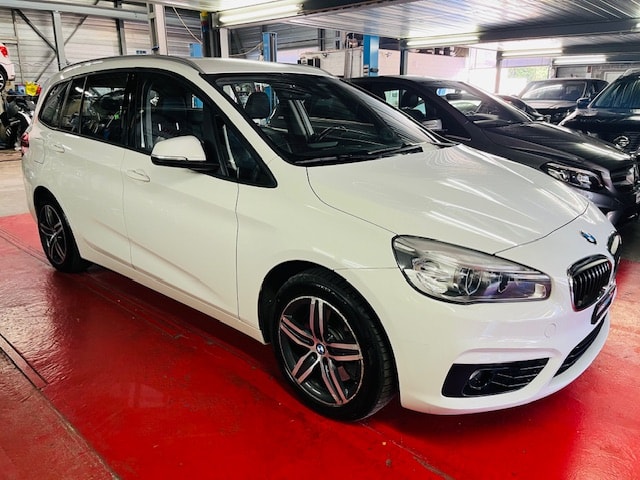 BMW 220d xDrive Gran Tourer Sport Line Steptronic-image-5