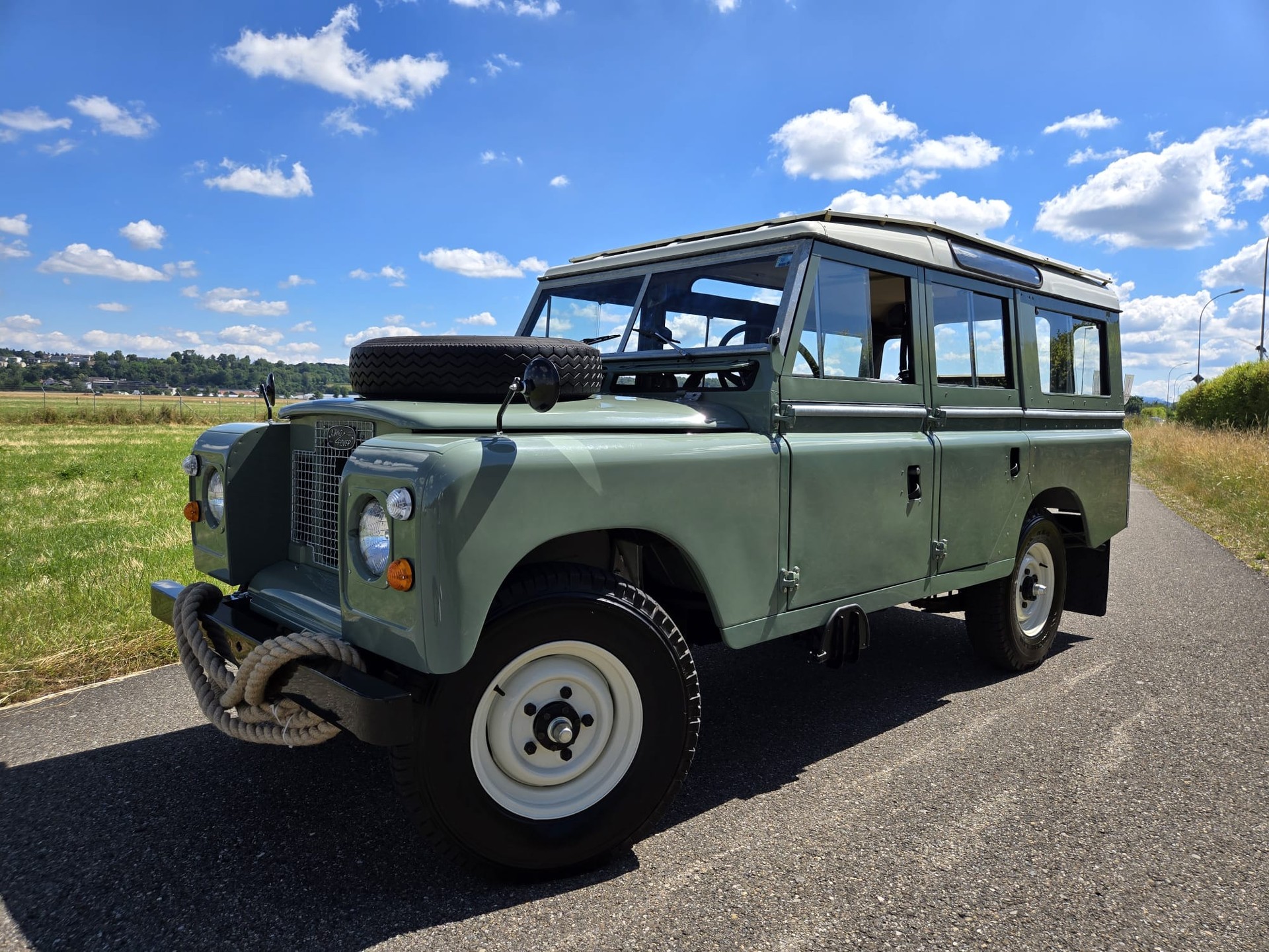 LAND ROVER IIA 109