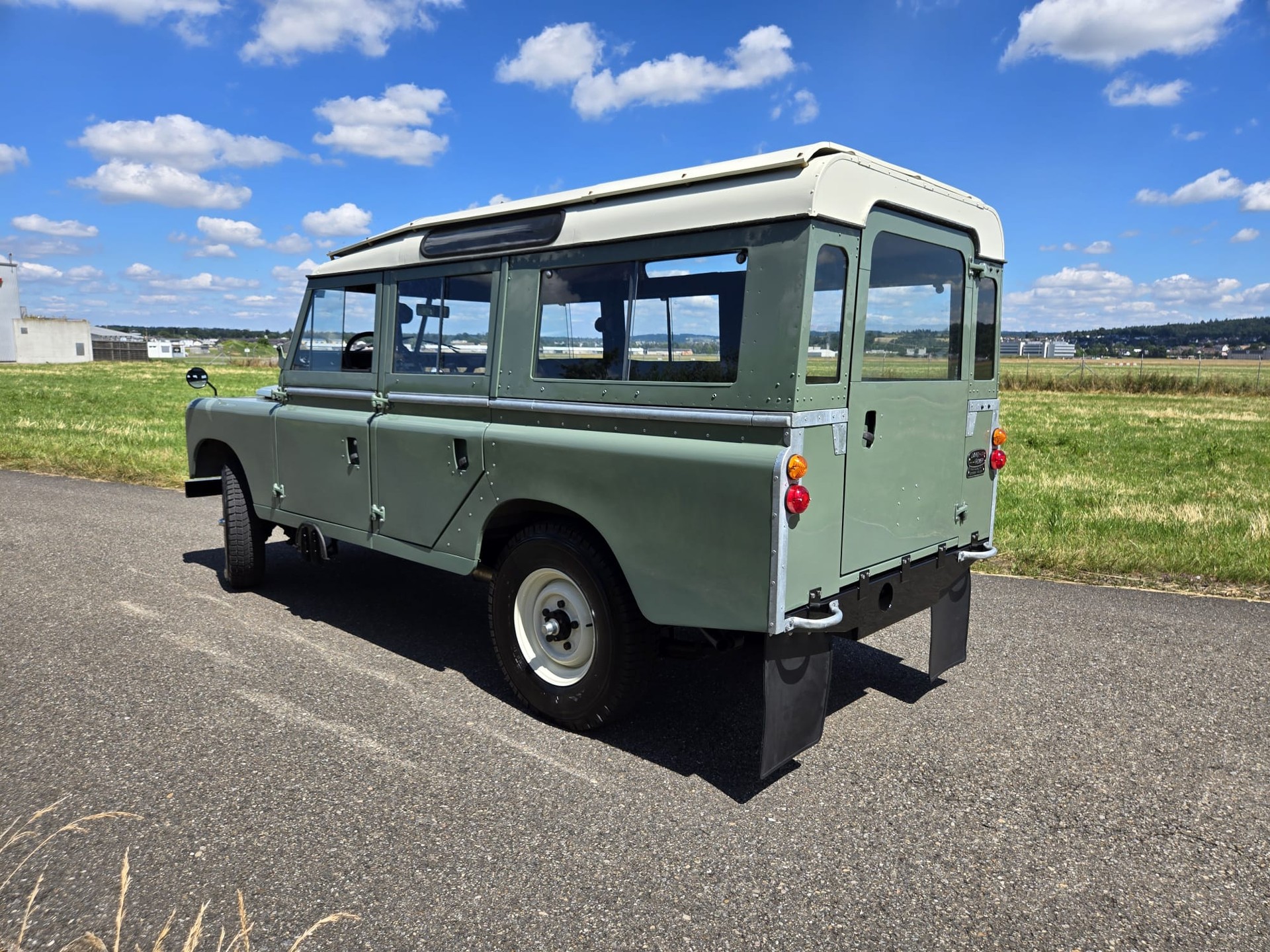 LAND ROVER IIA 109-image-5