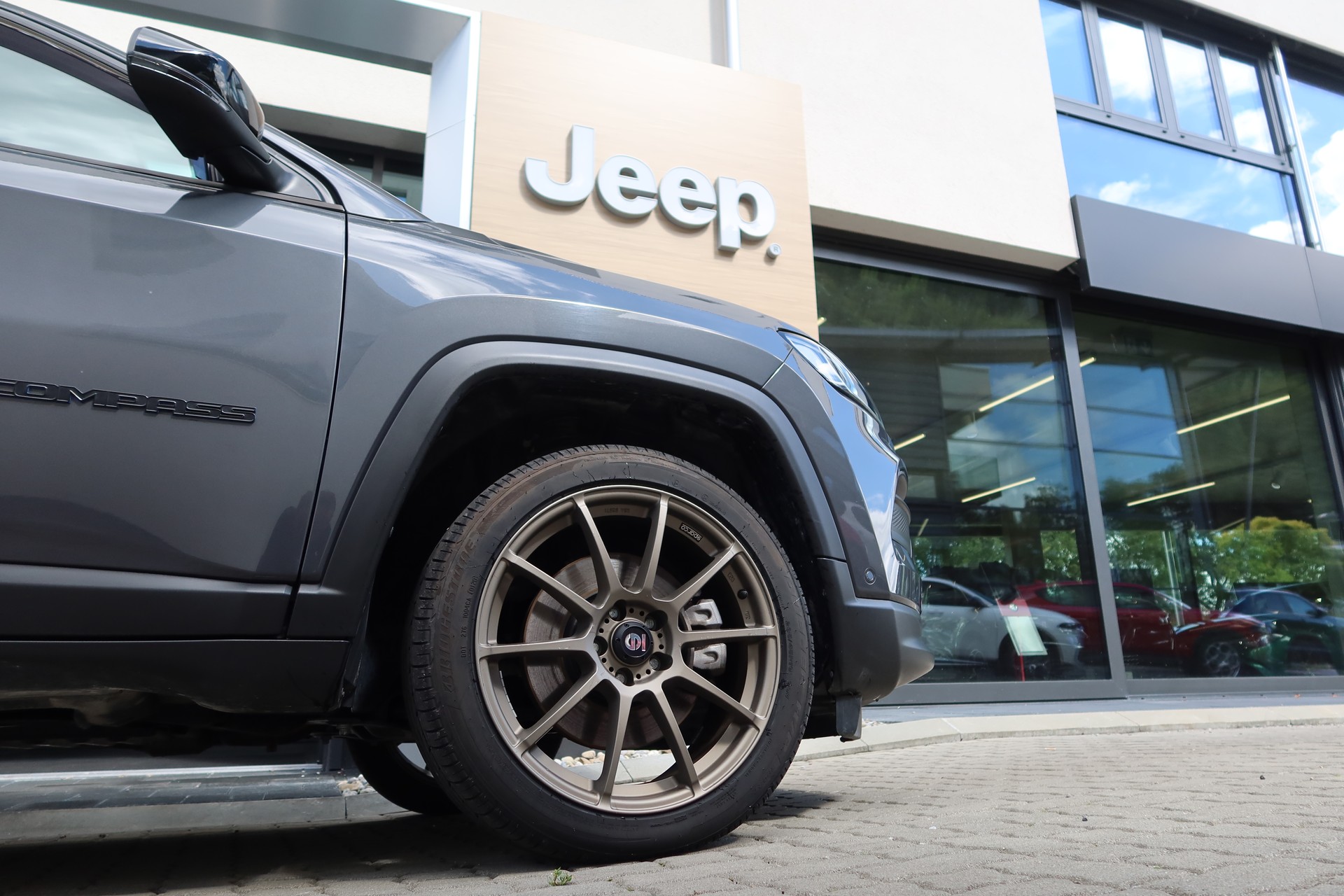 JEEP Compass 1.3 PHEV N. E.AWD-image-9