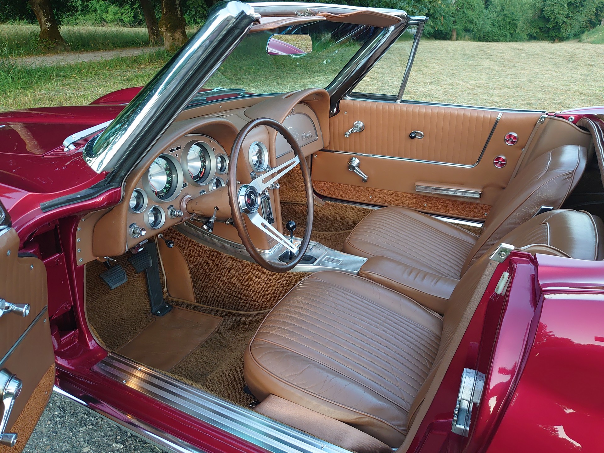 CHEVROLET Corvette Stingray-image-12