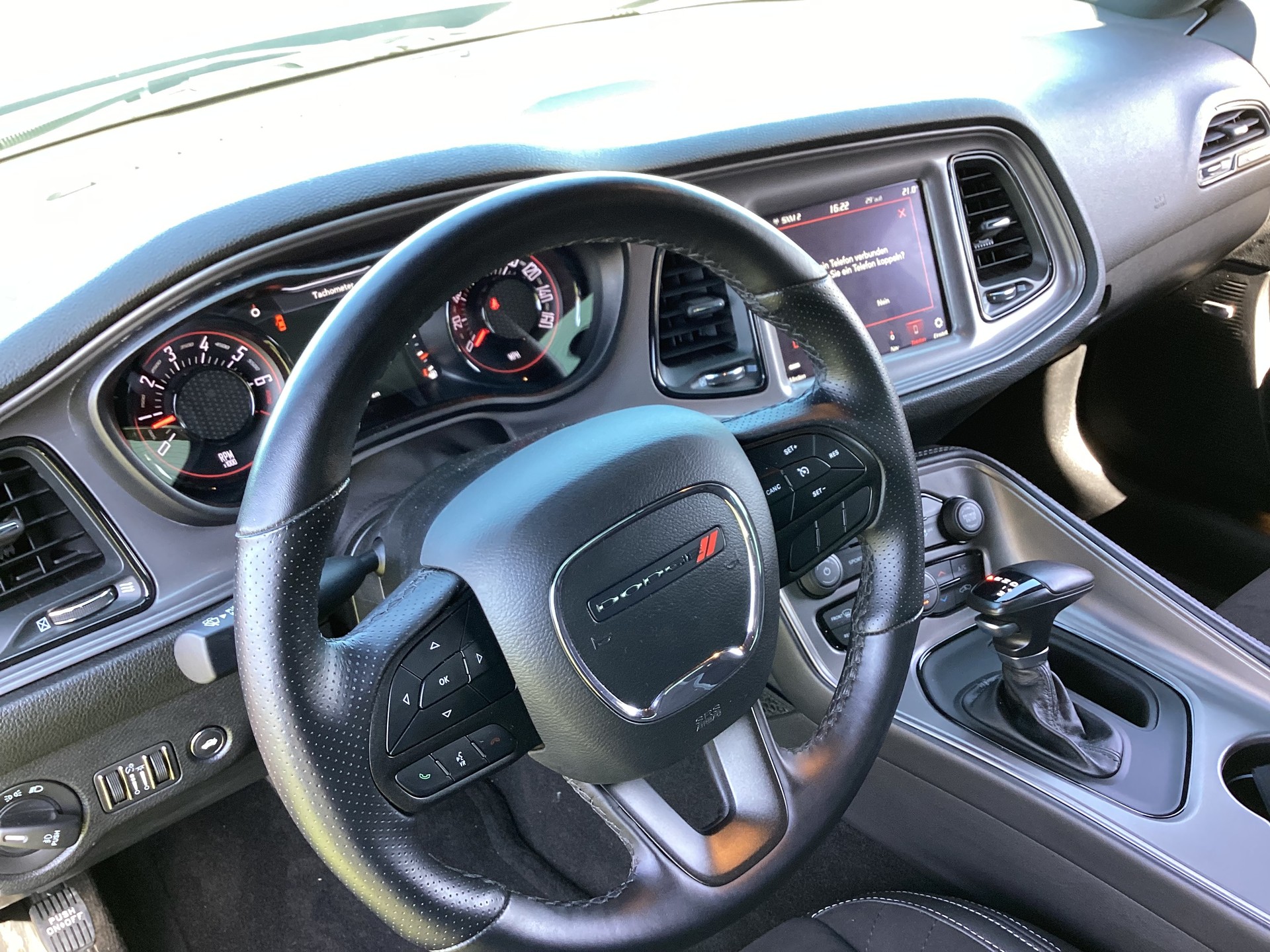 DODGE Challenger SXT 3.6-image-5