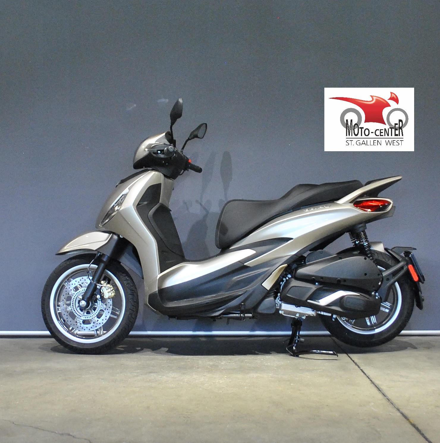PIAGGIO Beverly 300-showroom-element-2