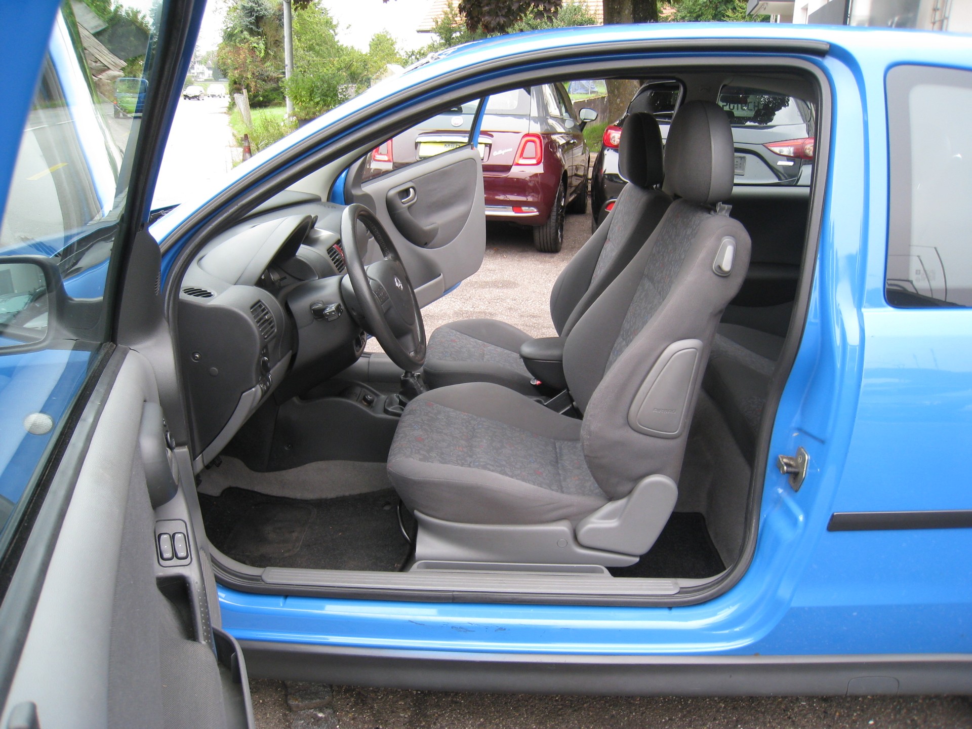 OPEL Corsa 1.8 16V GSi-image-9