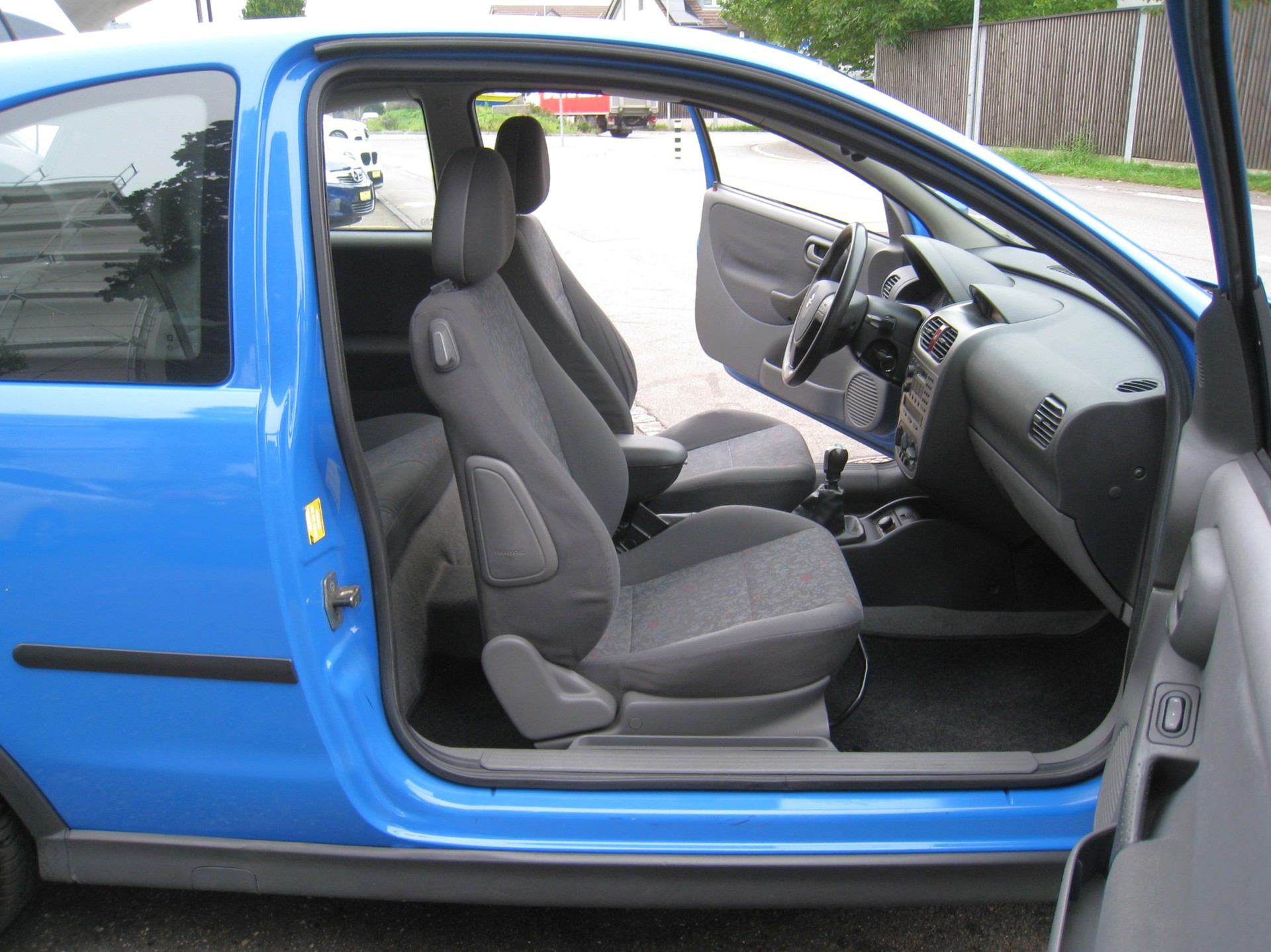 OPEL Corsa 1.8 16V GSi-image-11